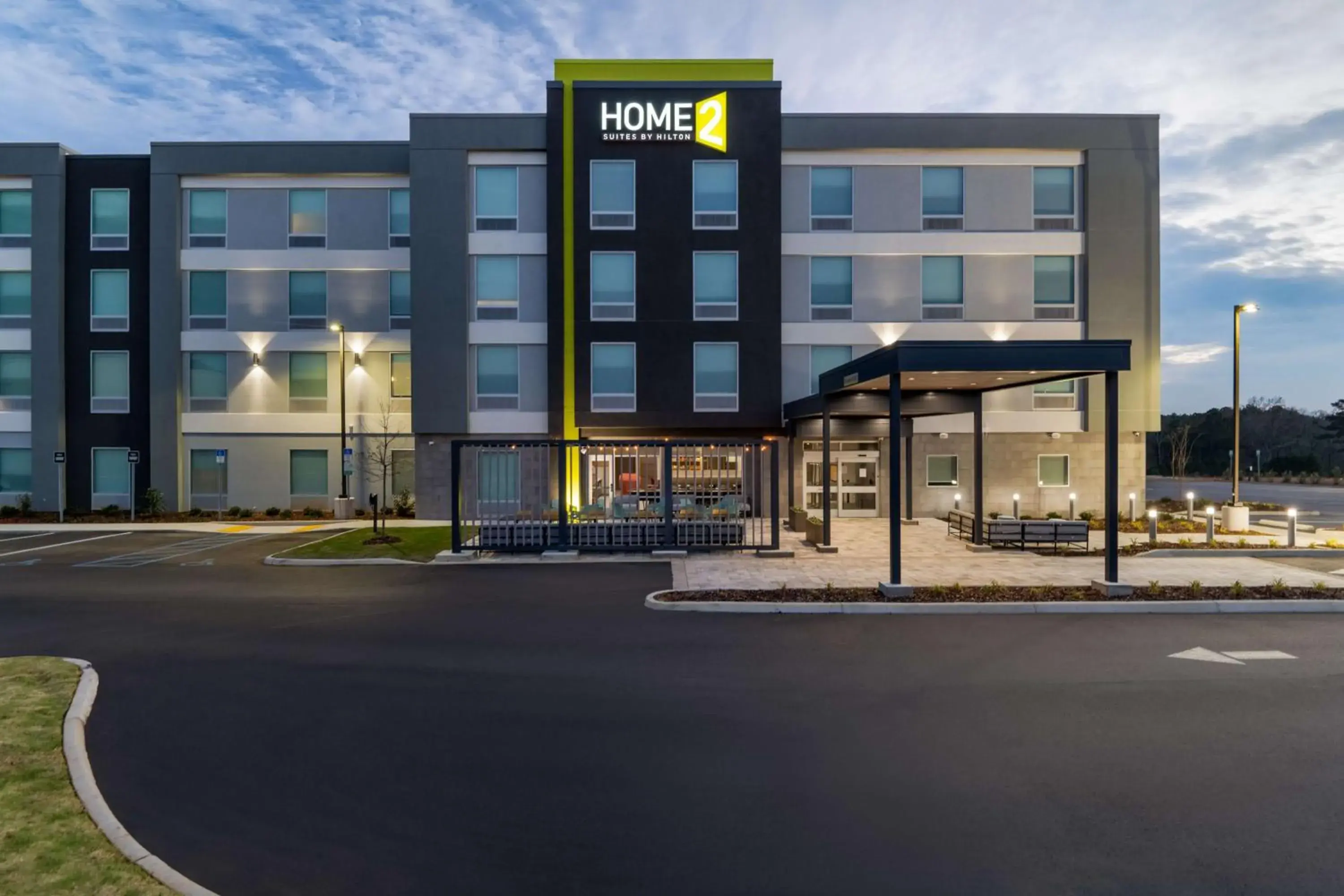 Property building in Home2 Suites By Hilton Troy, Al Property building in Home2 Suites By Hilton Troy, Al
