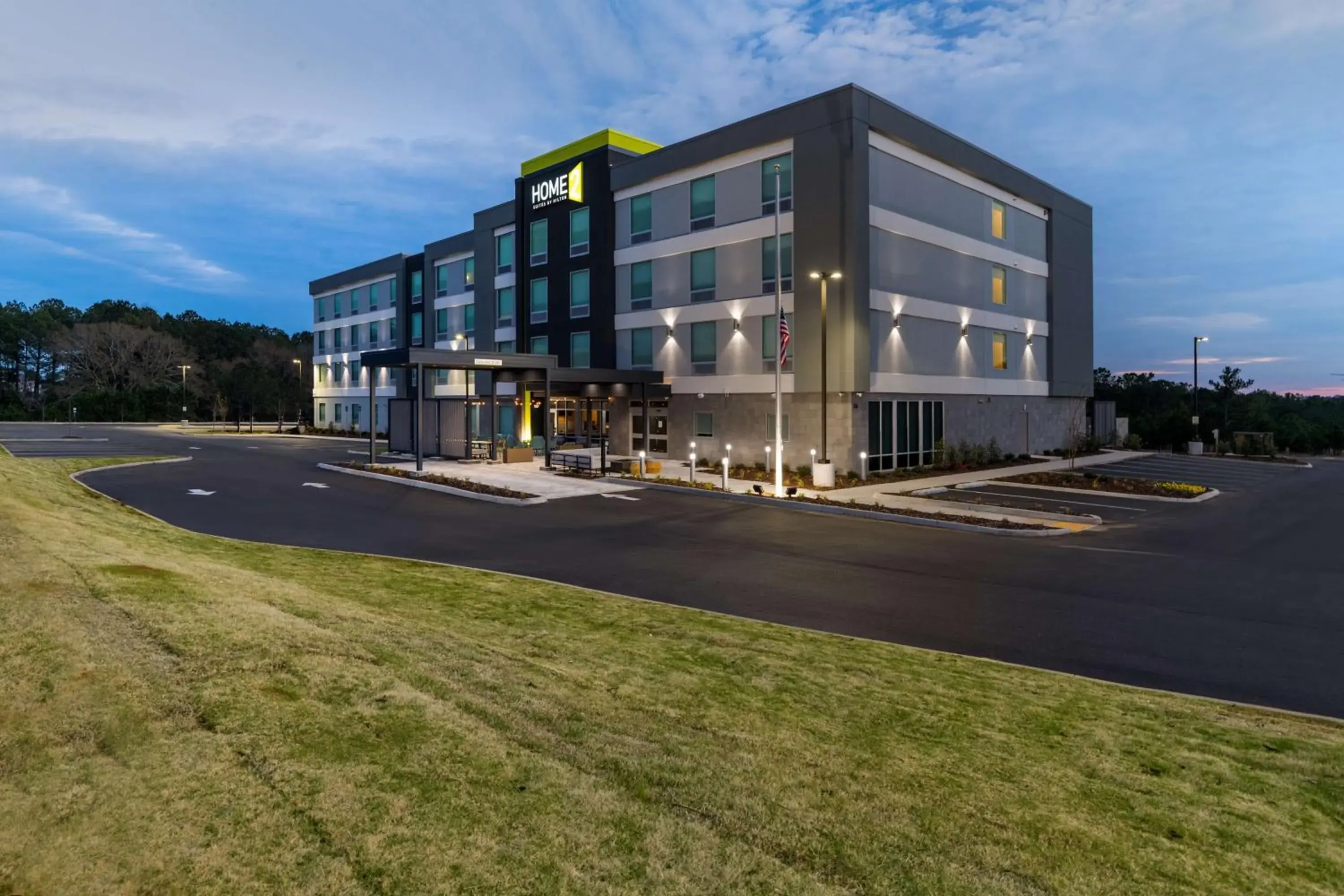 Property building in Home2 Suites By Hilton Troy, Al Property building in Home2 Suites By Hilton Troy, Al