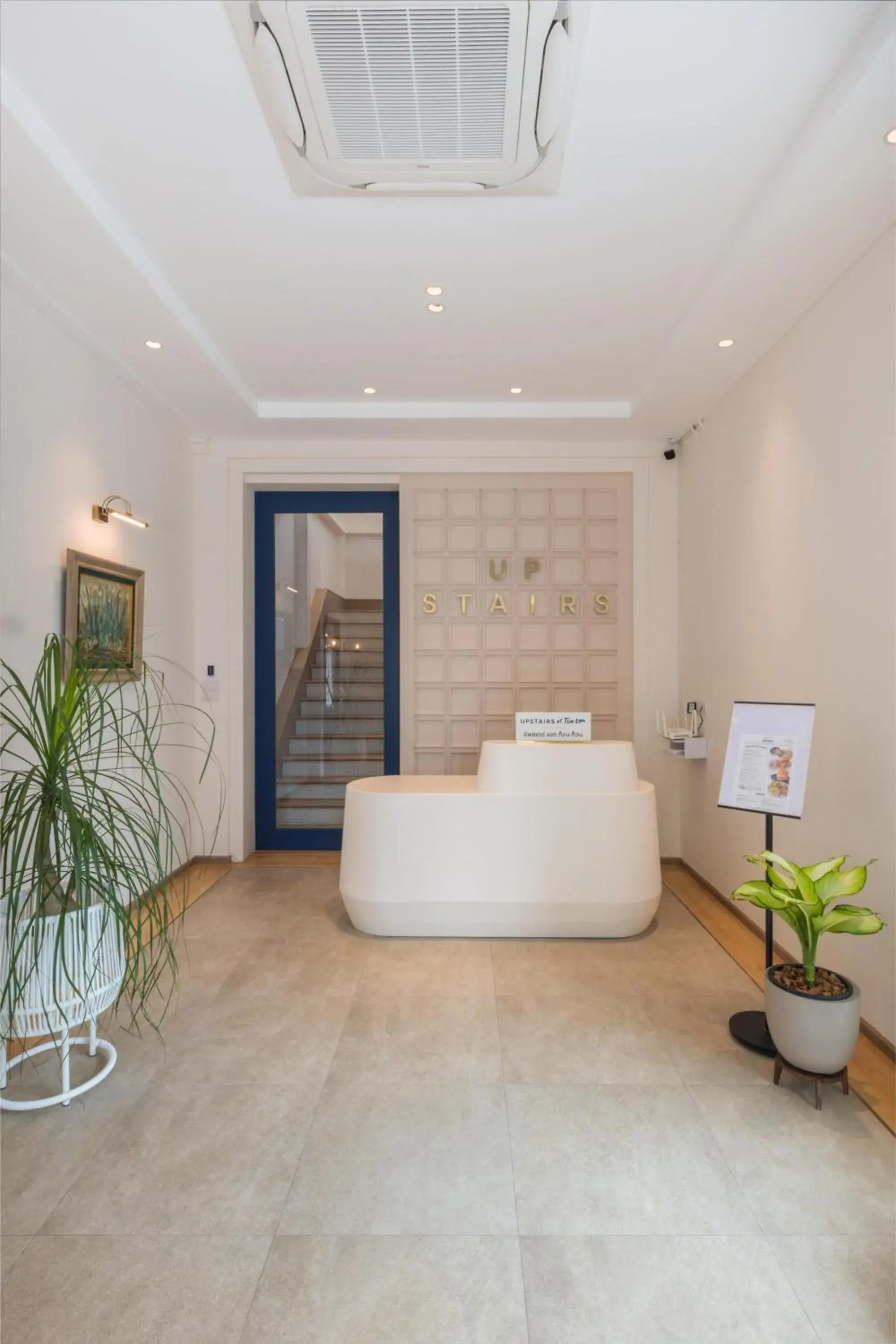 Lobby or reception in Upstairs at Ton Ton Lobby or reception in Upstairs at Ton Ton