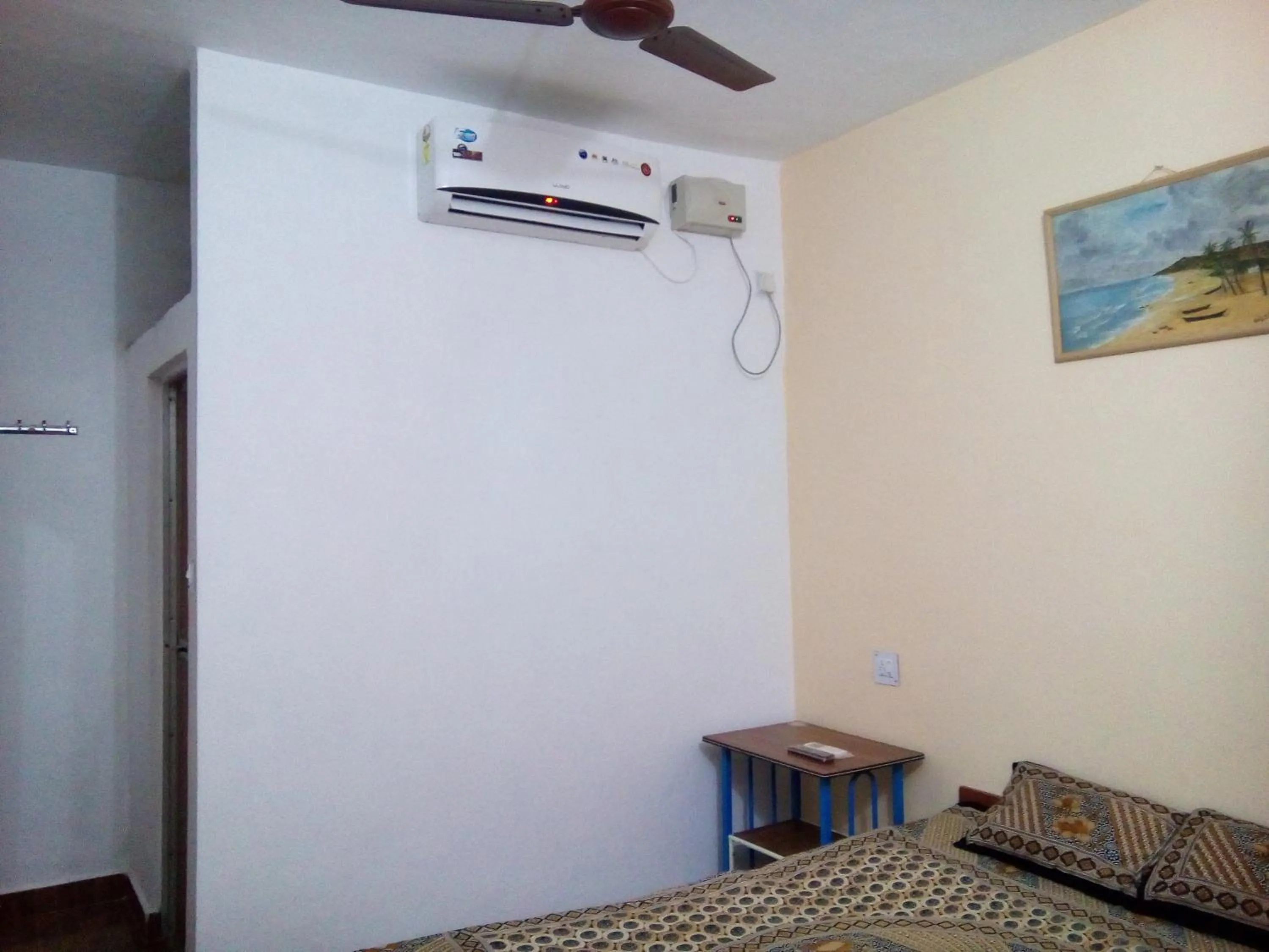 Decorative detail, Bed in Adilson Guest House