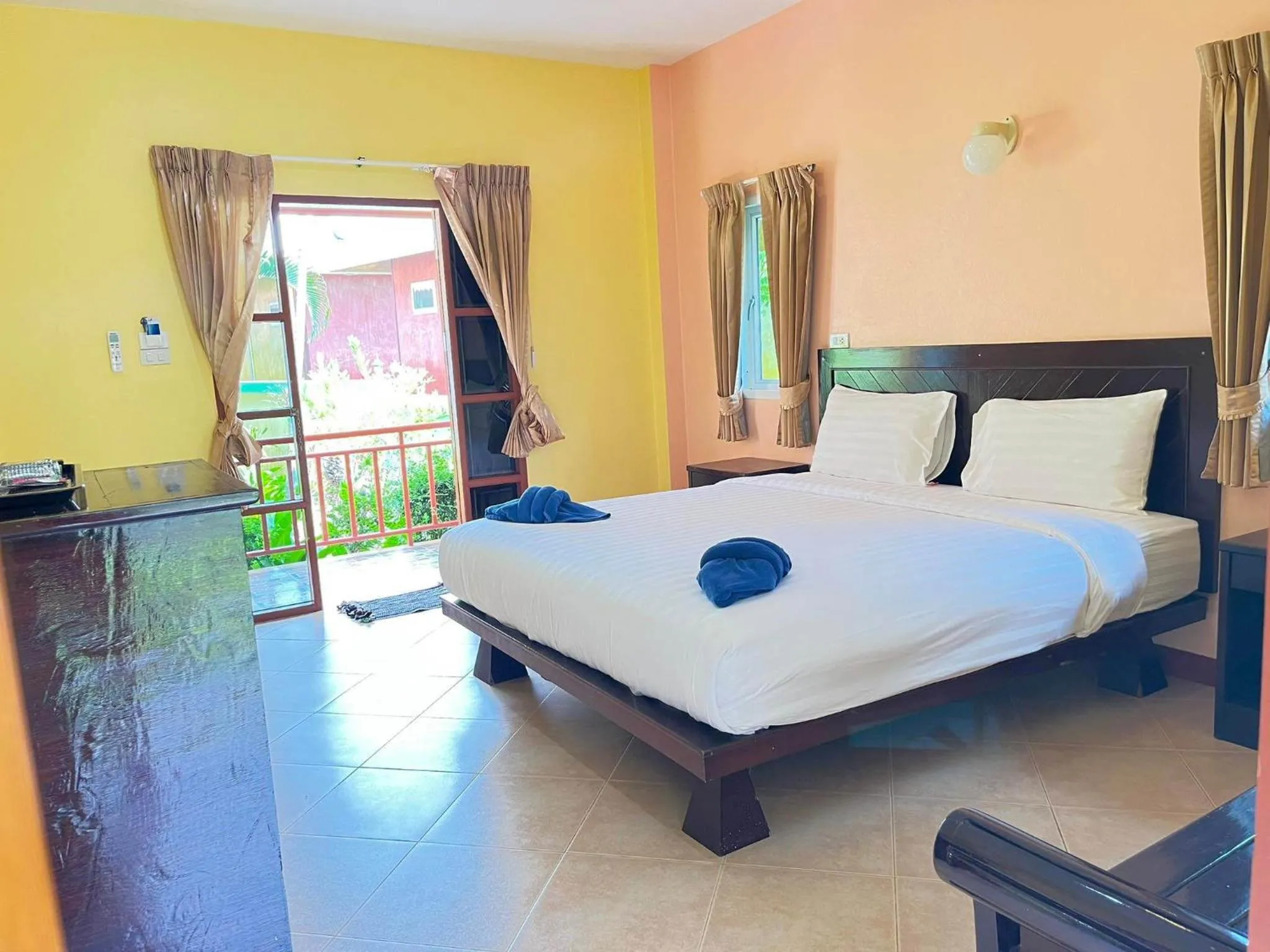 Bed in Boonya Resort Koh Chang