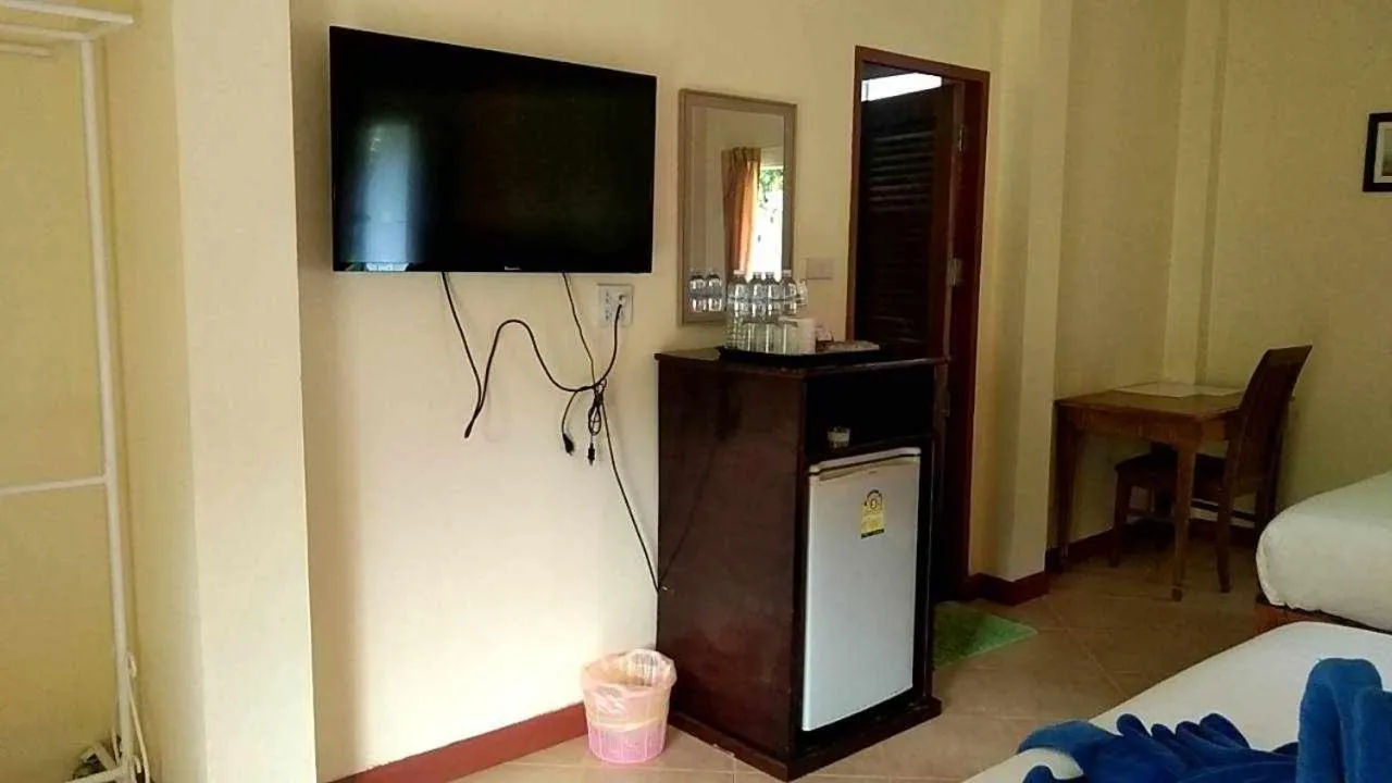 TV and multimedia, Bed in Boonya Resort Koh Chang