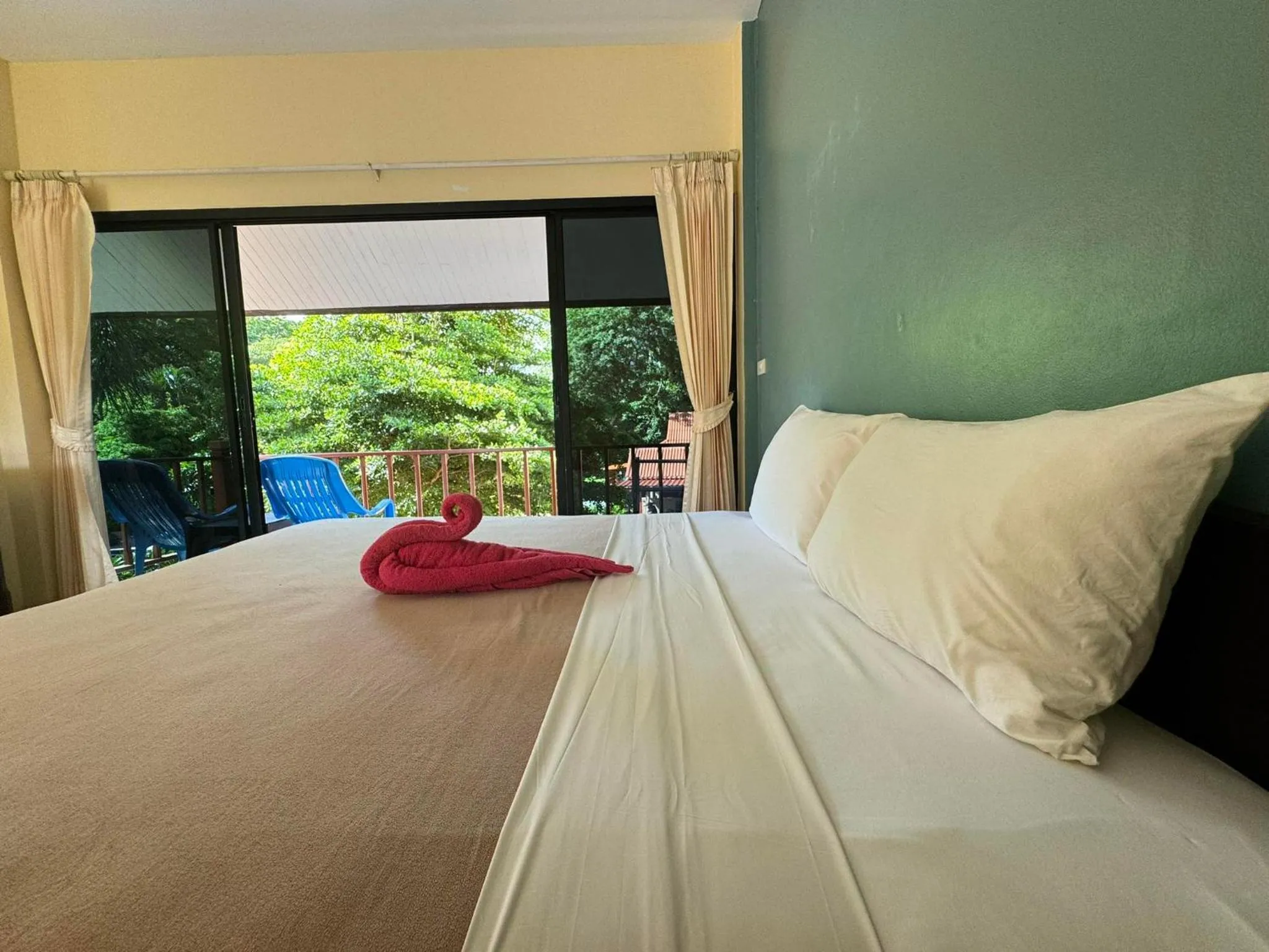 Bed in Boonya Resort Koh Chang