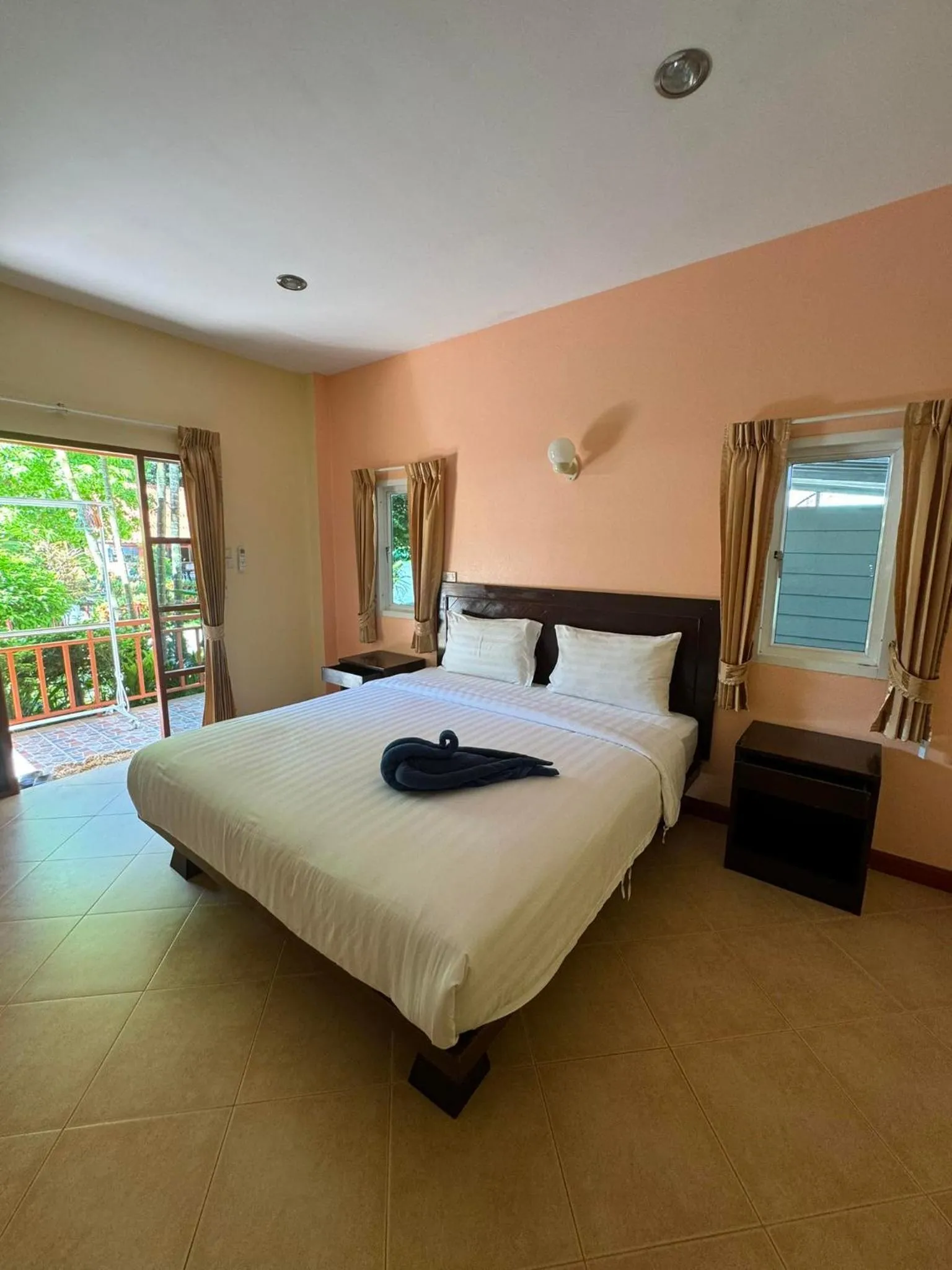 Bed in Boonya Resort Koh Chang