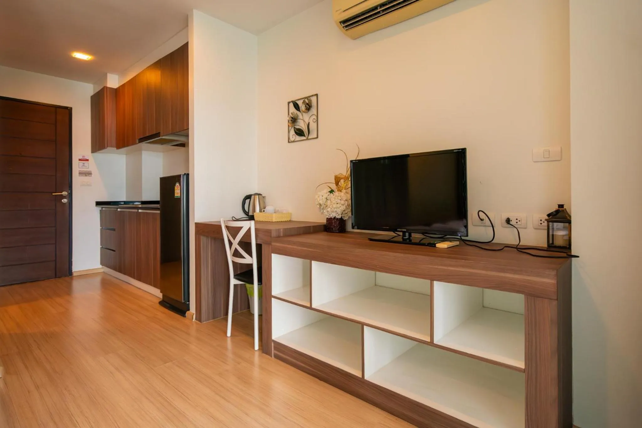 TV and multimedia in Golden Manora Hotel Bangtao Beach Phuket