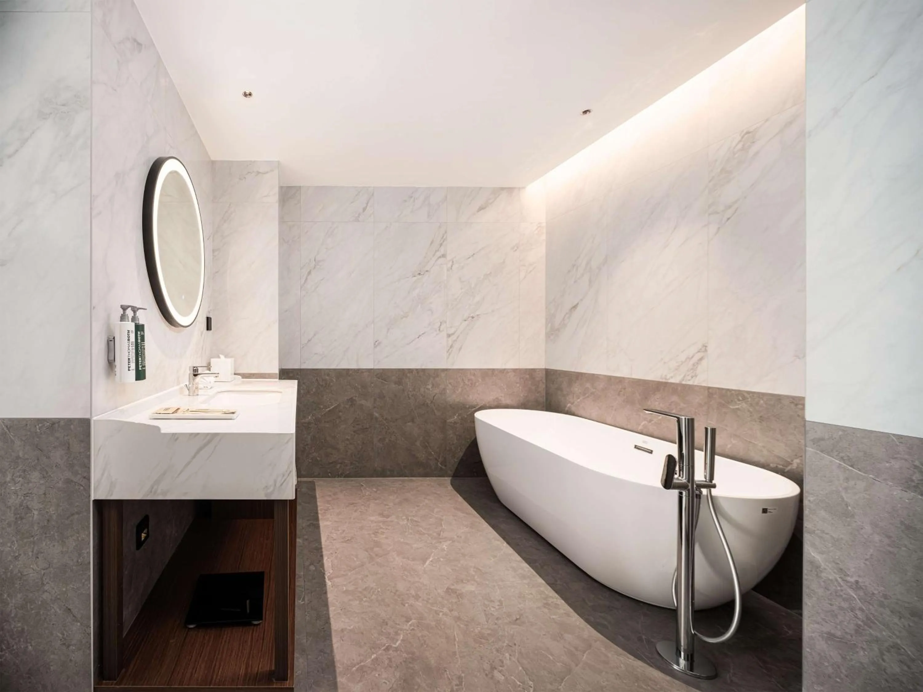 Bathroom in Hilton Garden Inn Anqing Susong