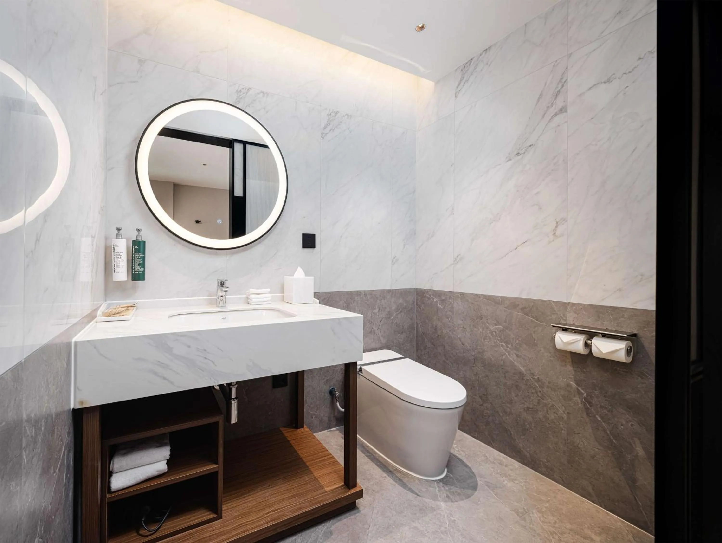 Bathroom in Hilton Garden Inn Anqing Susong