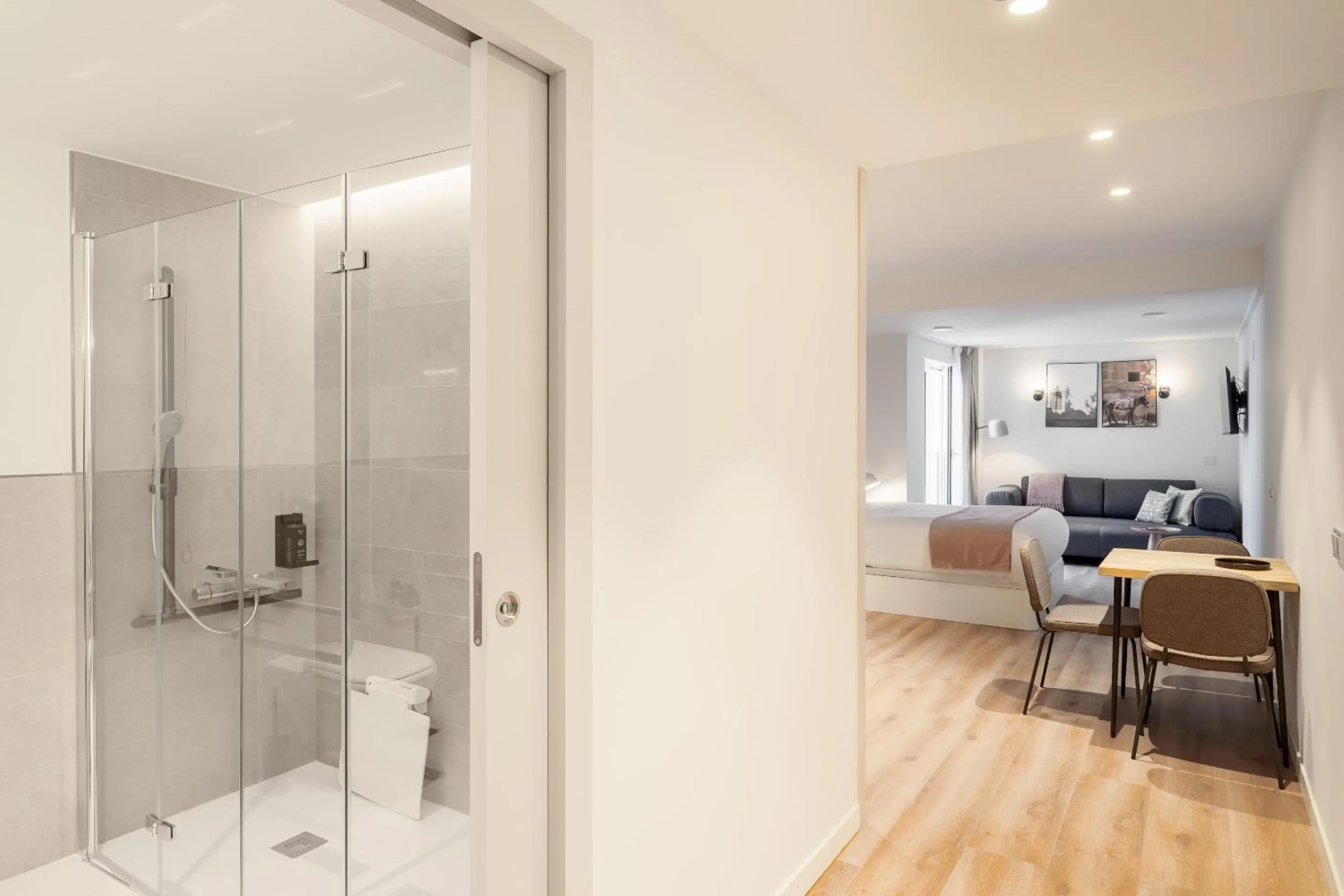 Shower in Limehome Madrid Calle de Juan Hurtado de Mendoza