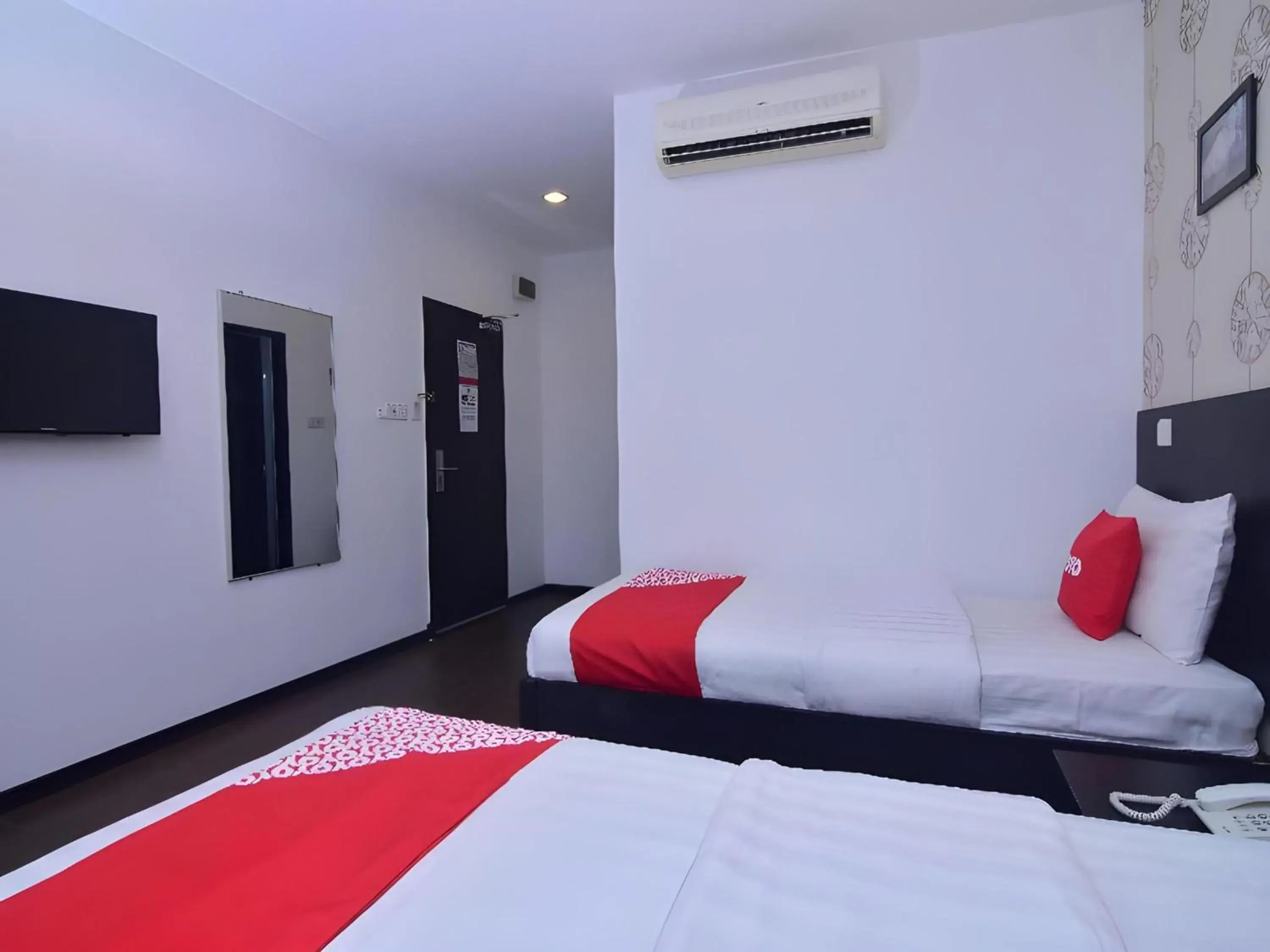 Photo of the whole room, Bed in Hotel O Astana Hotel Photo of the whole room, Bed in Hotel O Astana Hotel