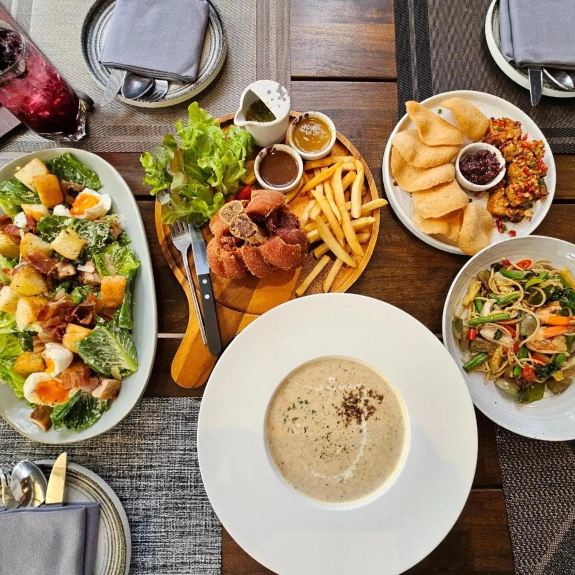 Restaurant/places to eat in The Idle Hotel and Residence Restaurant/places to eat in The Idle Hotel and Residence