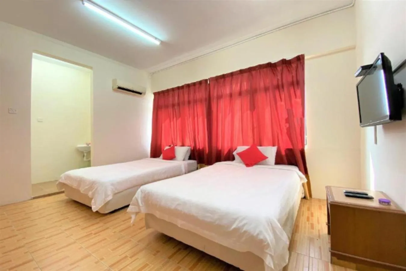 Bed in B Hotel Penang