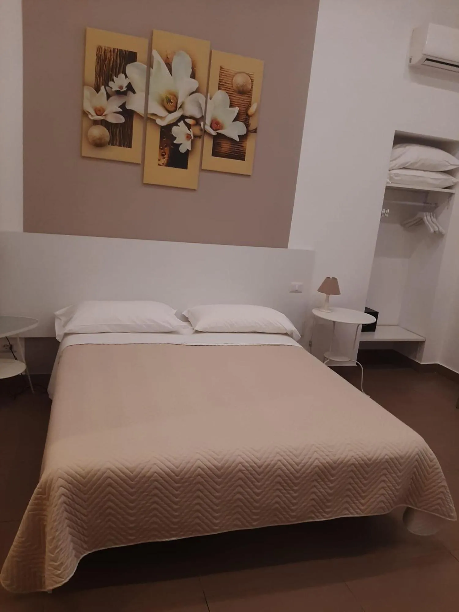 Bedroom, Bed in La Baia Di Partenope