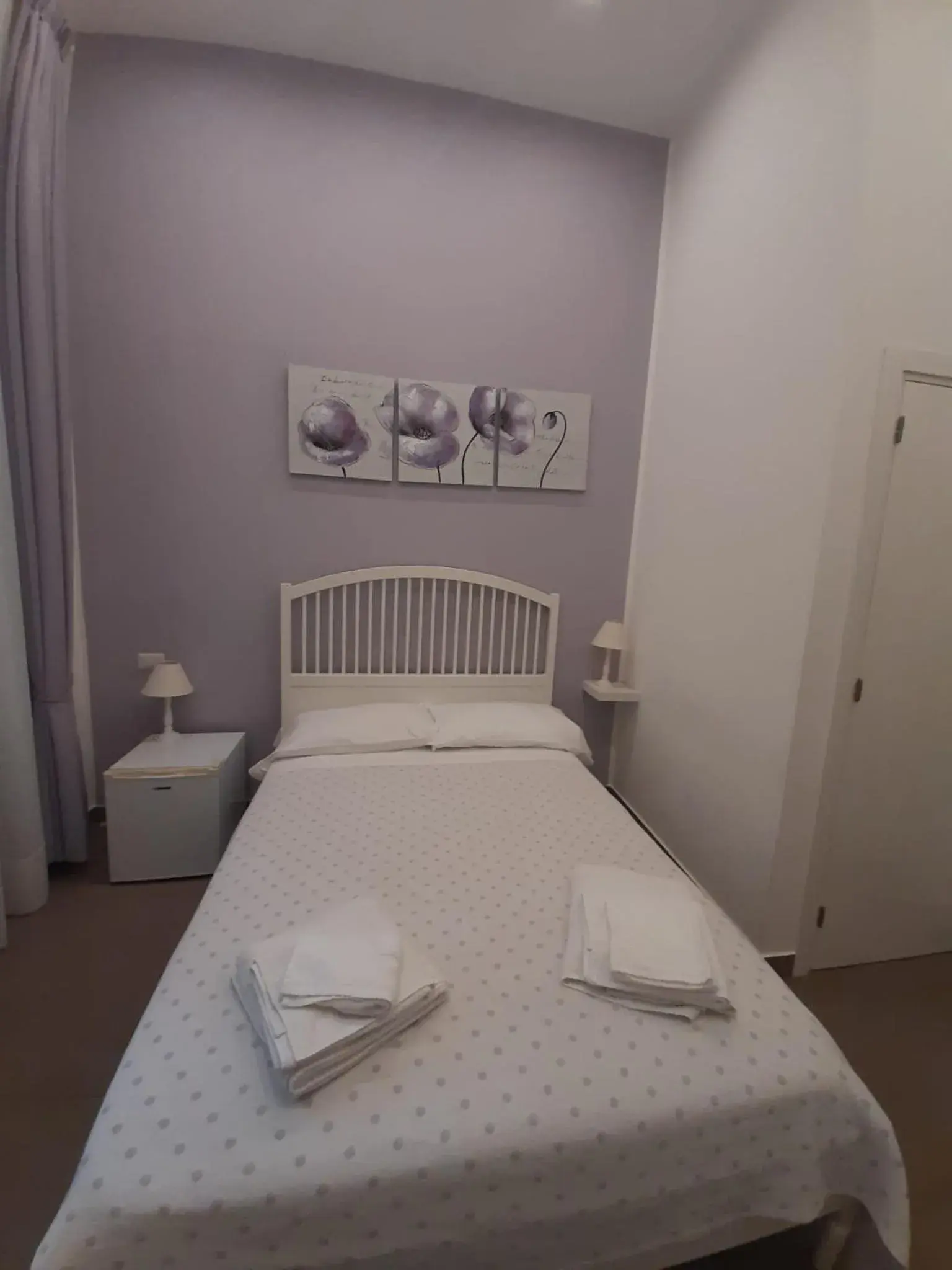 Small Double Room in La Baia Di Partenope Small Double Room in La Baia Di Partenope