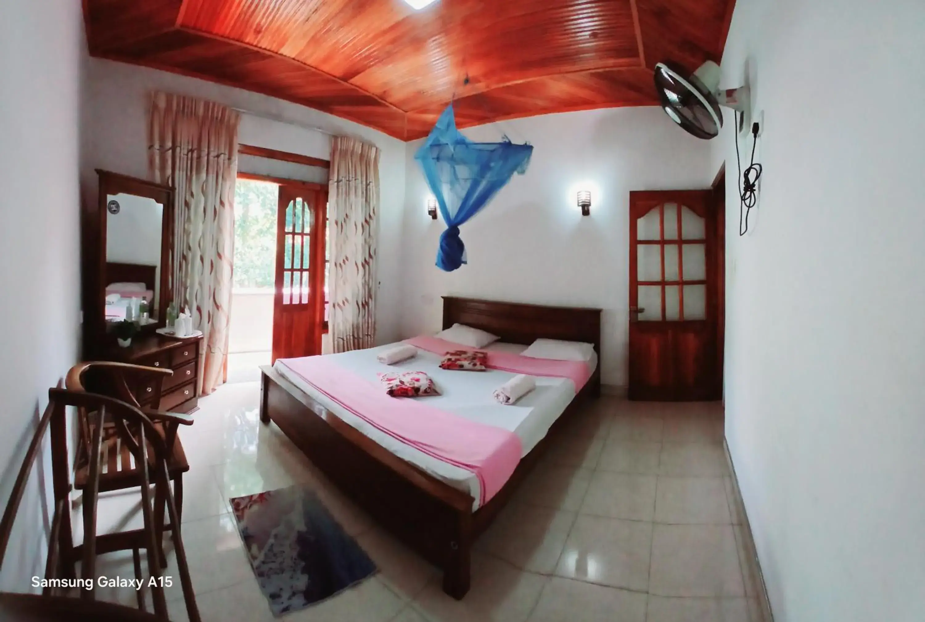Deluxe Double Room in Jasmine Garden Inn Deluxe Double Room in Jasmine Garden Inn