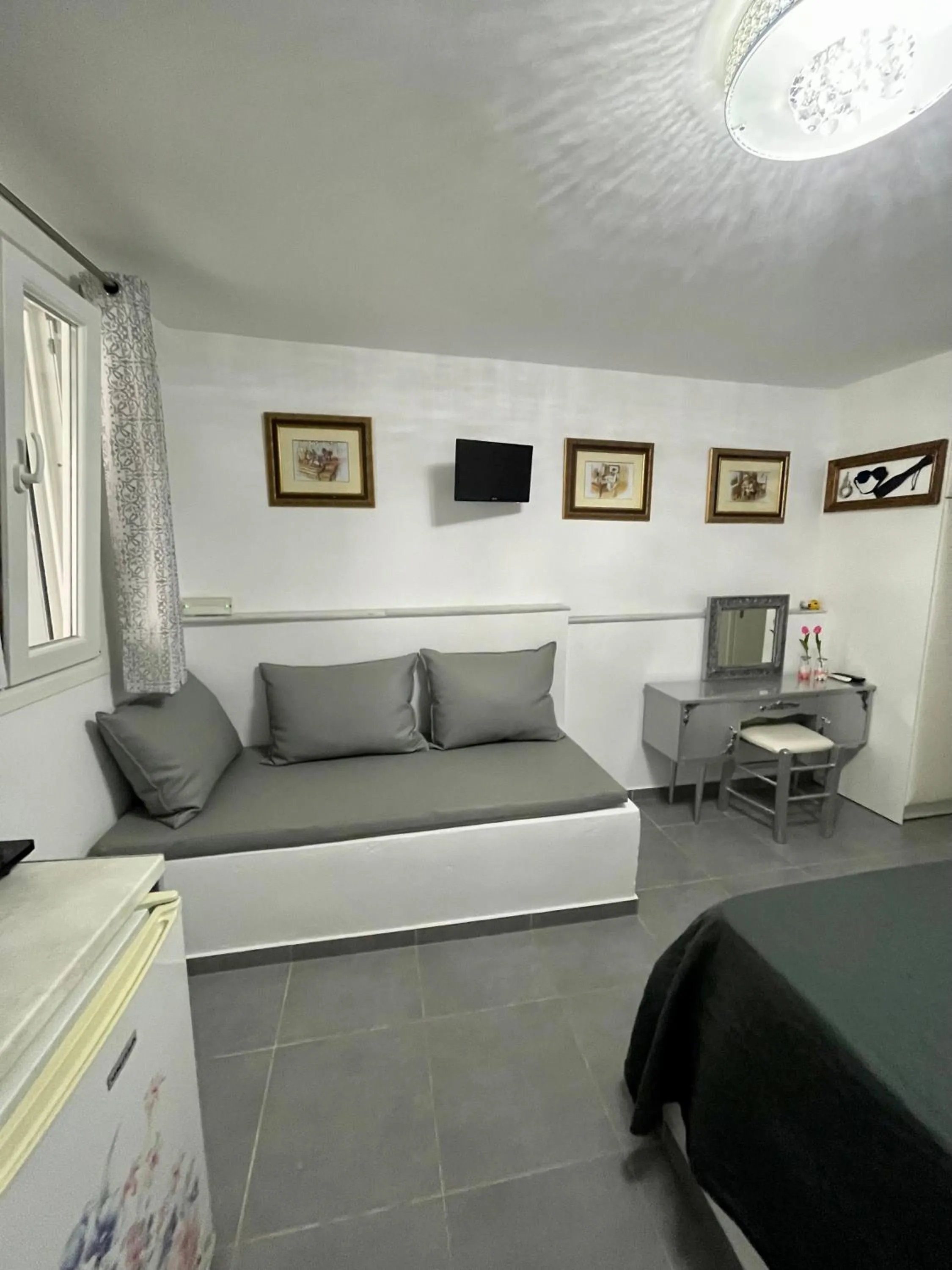 TV and multimedia in Mykonos Secret Spot