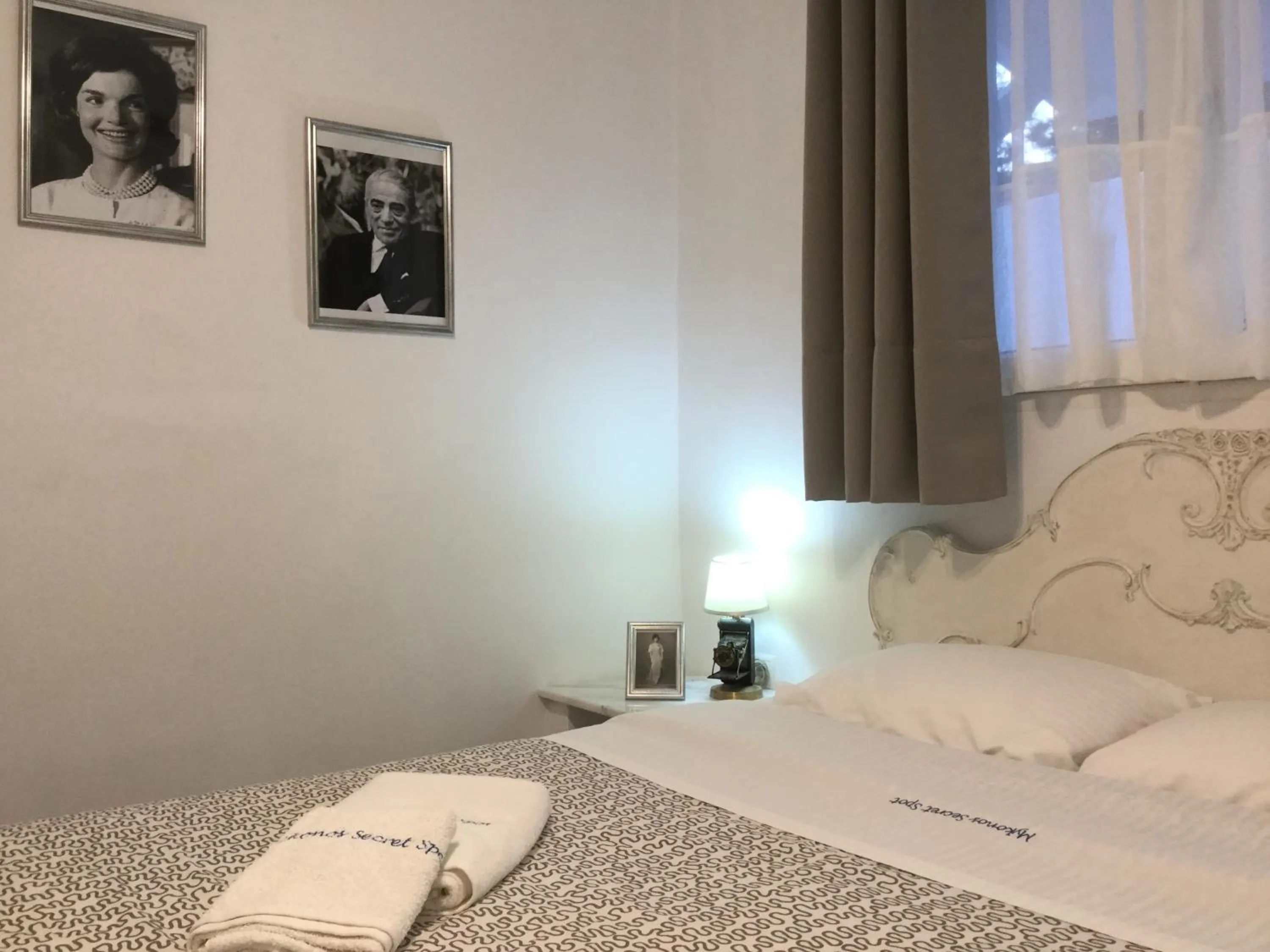 Photo of the whole room, Bed in Mykonos Secret Spot