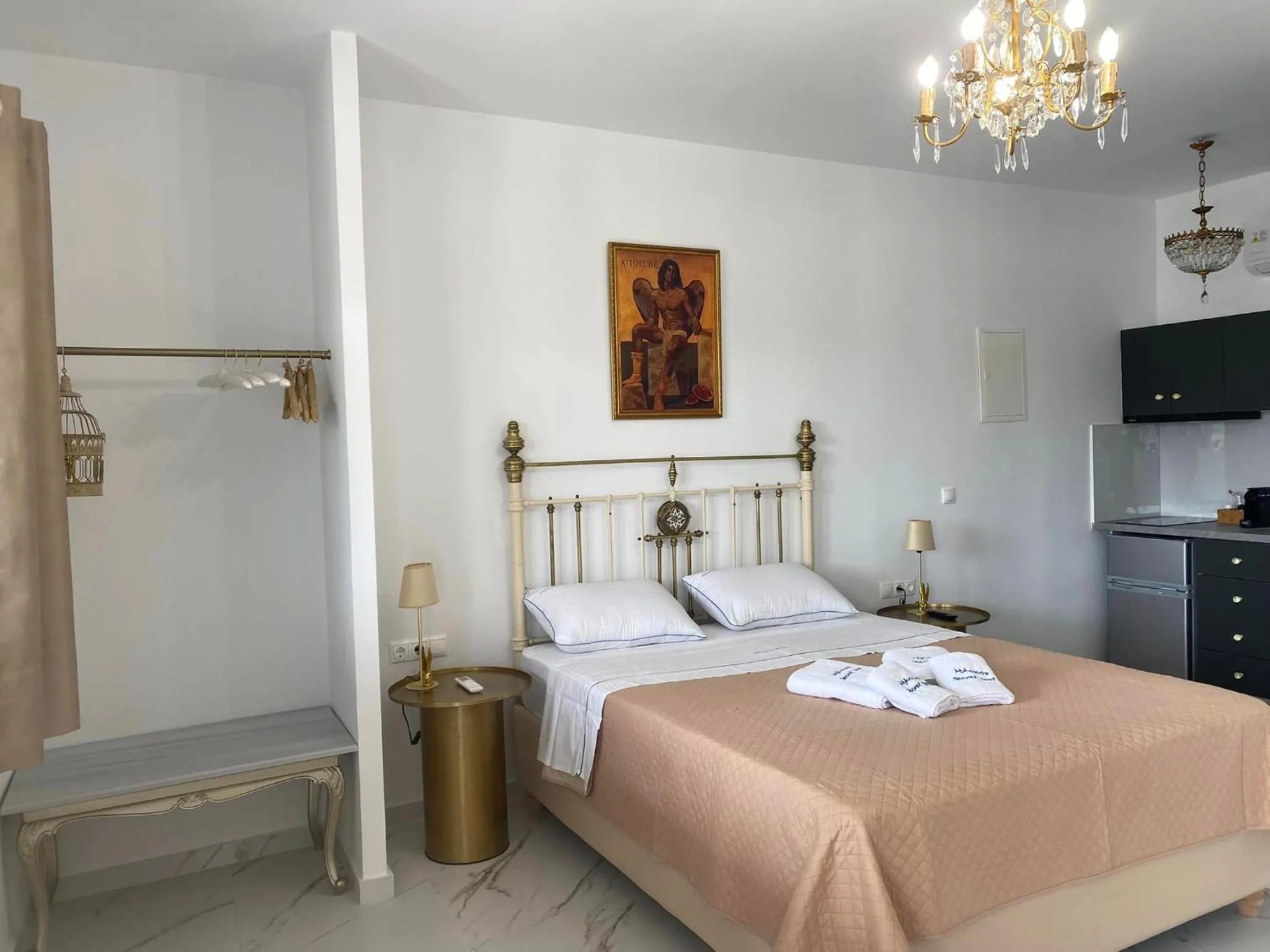 Bedroom, Bed in Mykonos Secret Spot