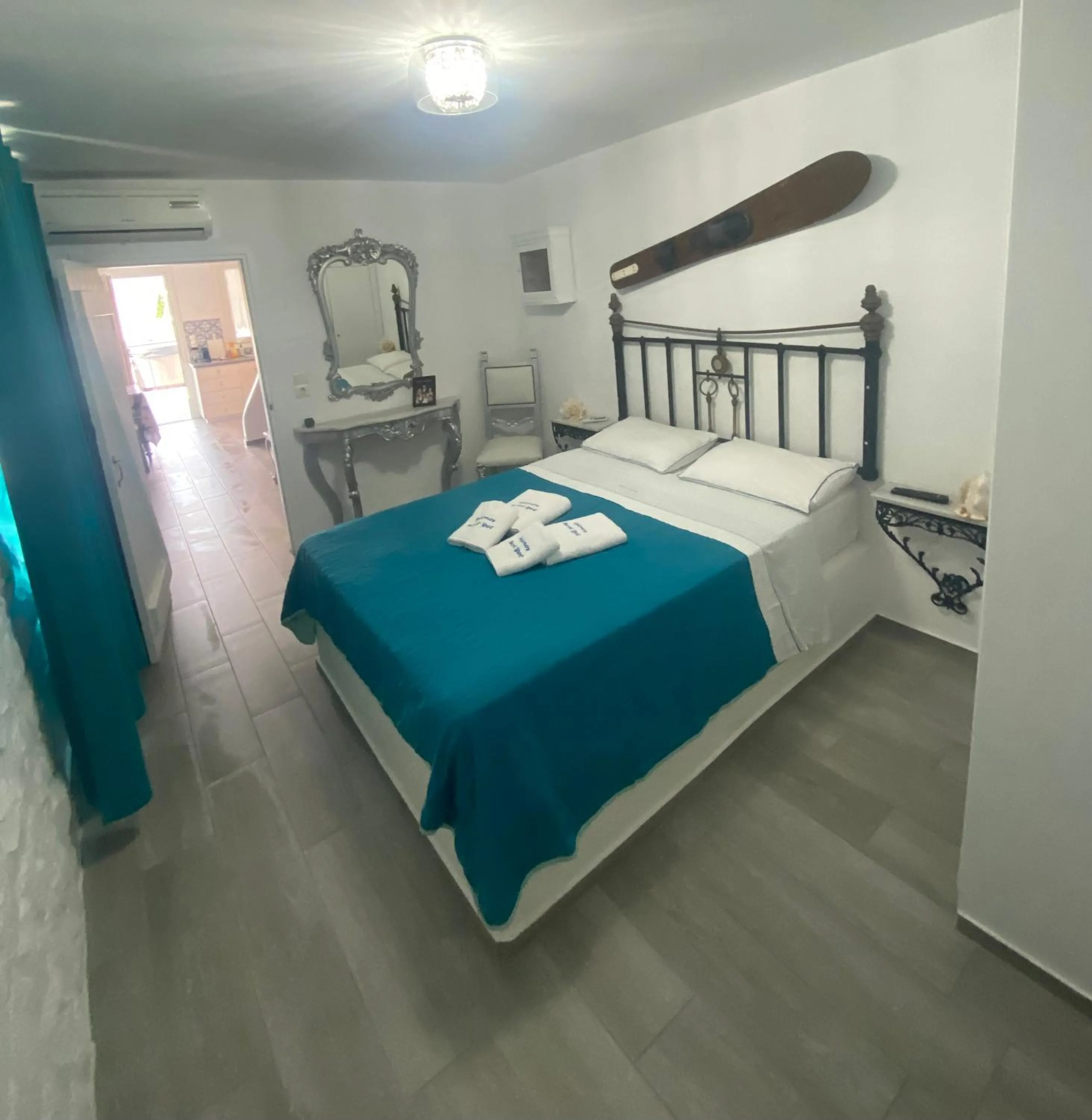 Bedroom, Bed in Mykonos Secret Spot