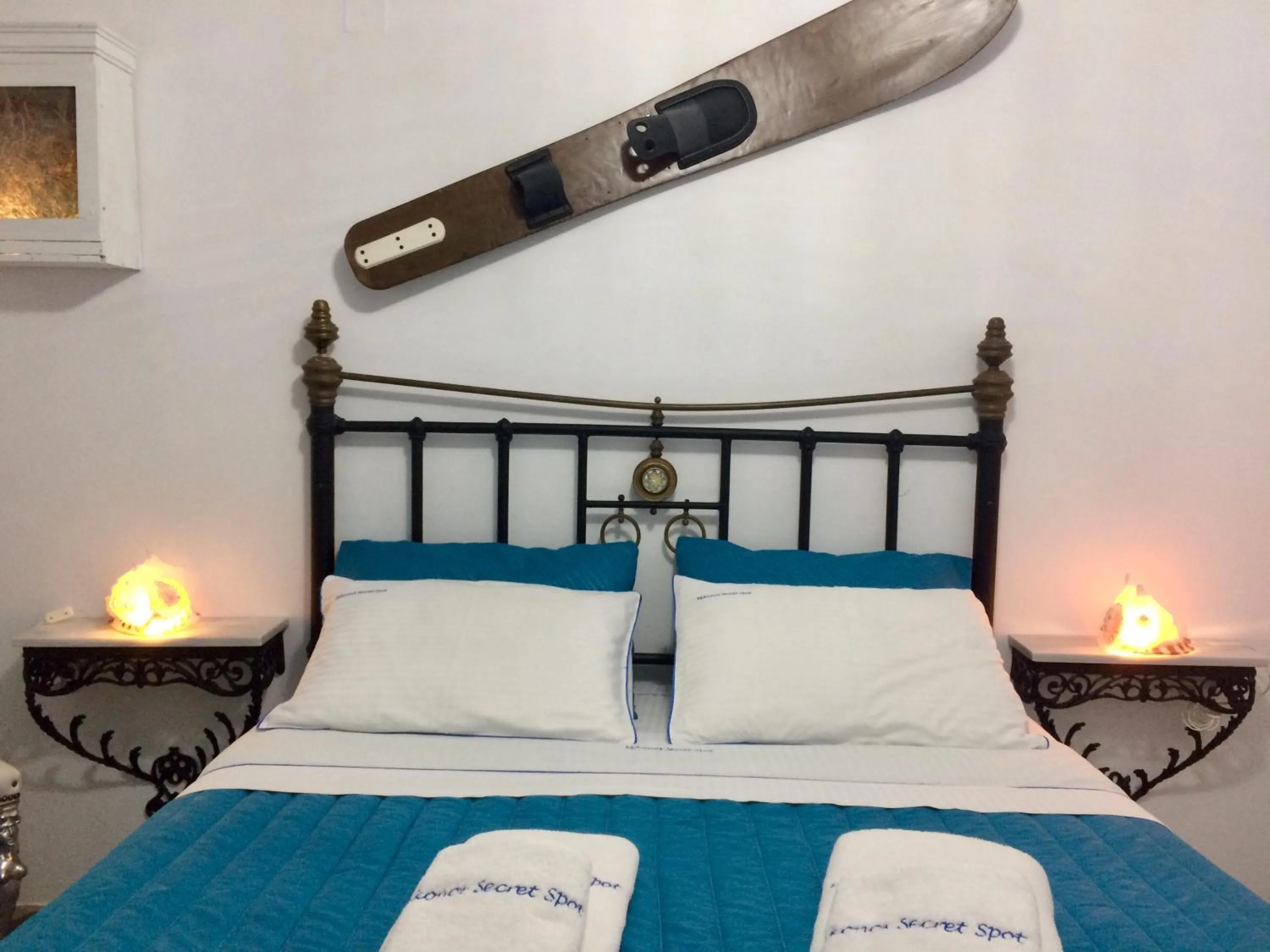 Photo of the whole room, Bed in Mykonos Secret Spot