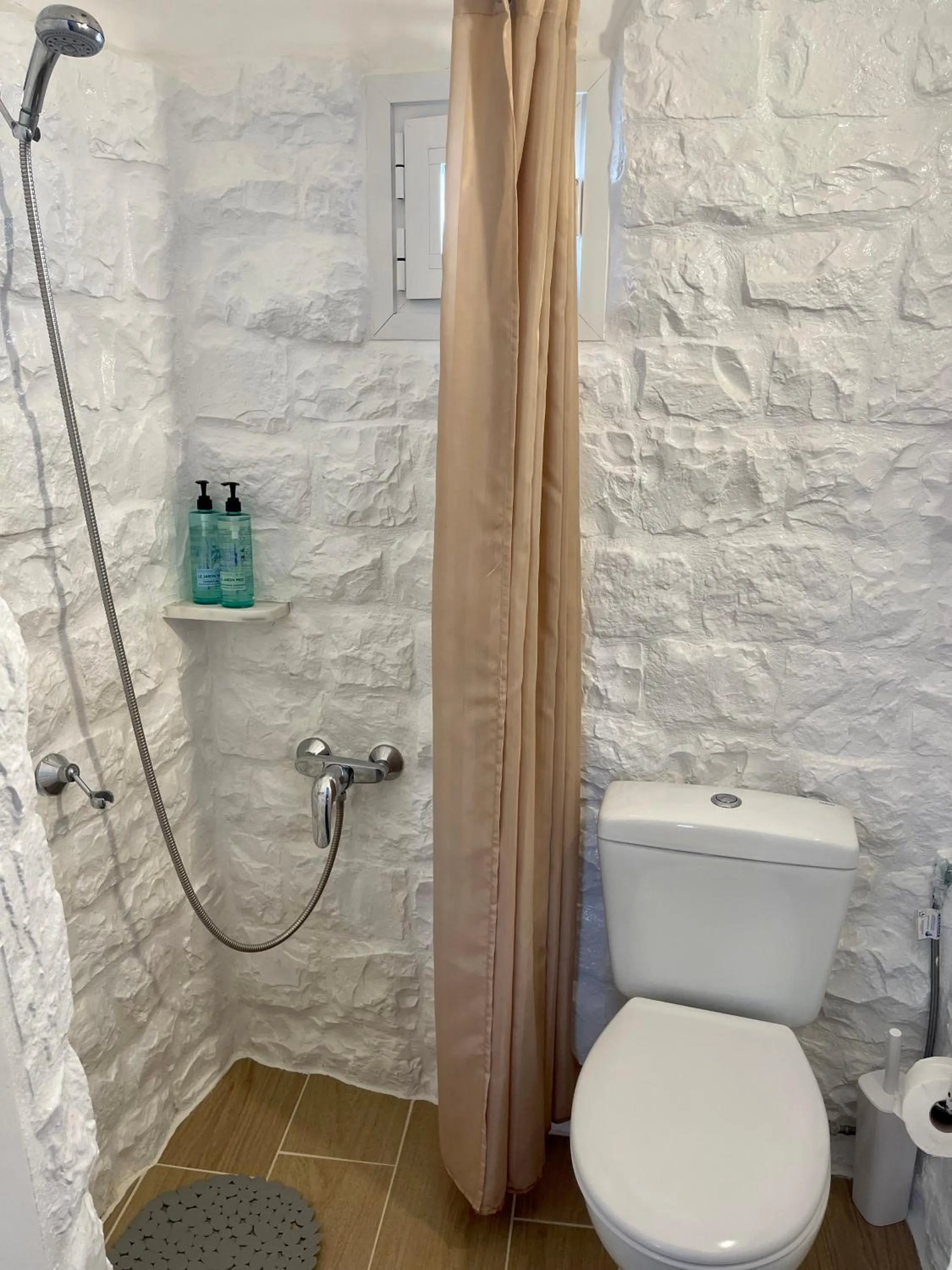 Bathroom in Mykonos Secret Spot