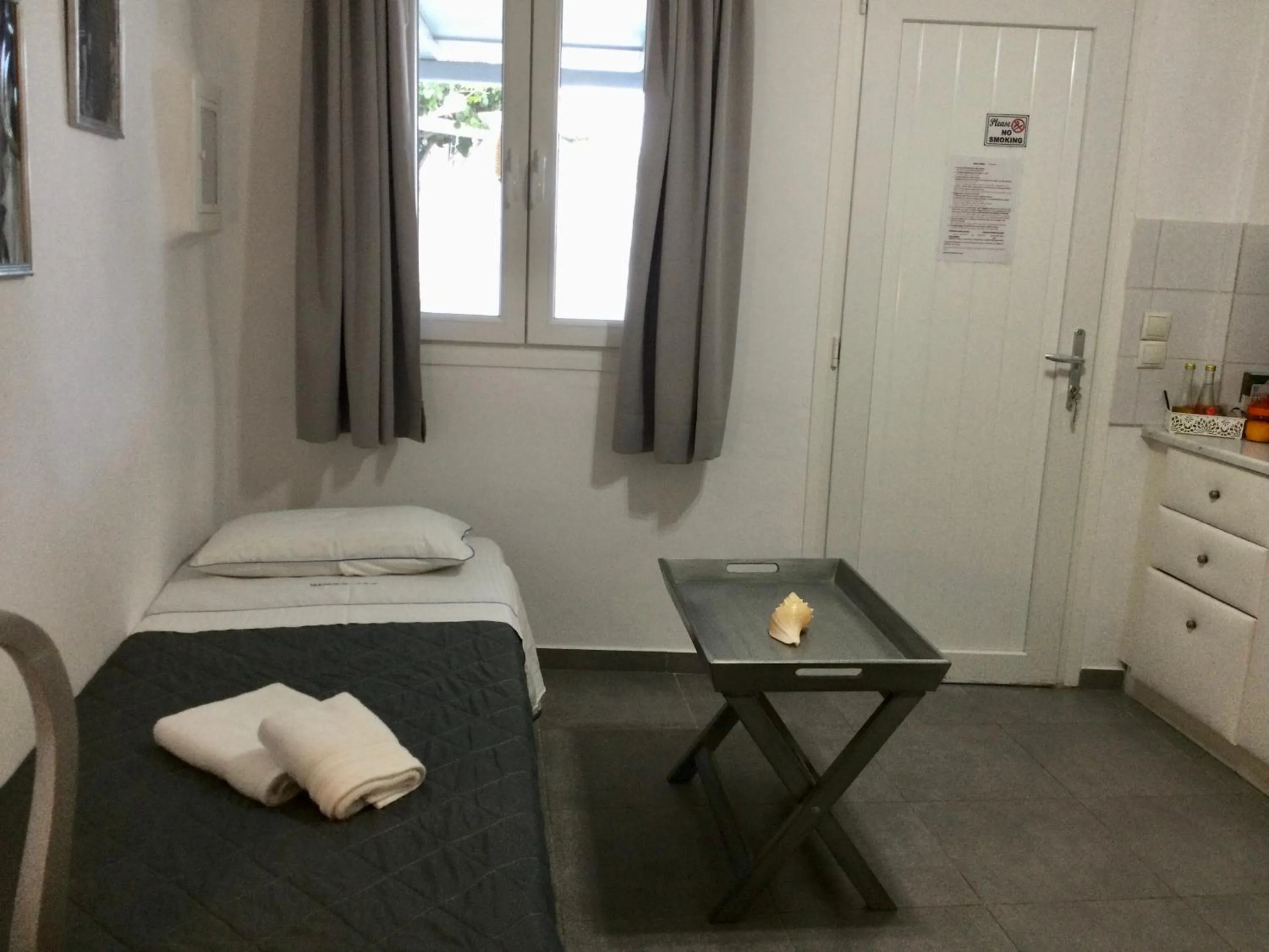 Living room, Bed in Mykonos Secret Spot