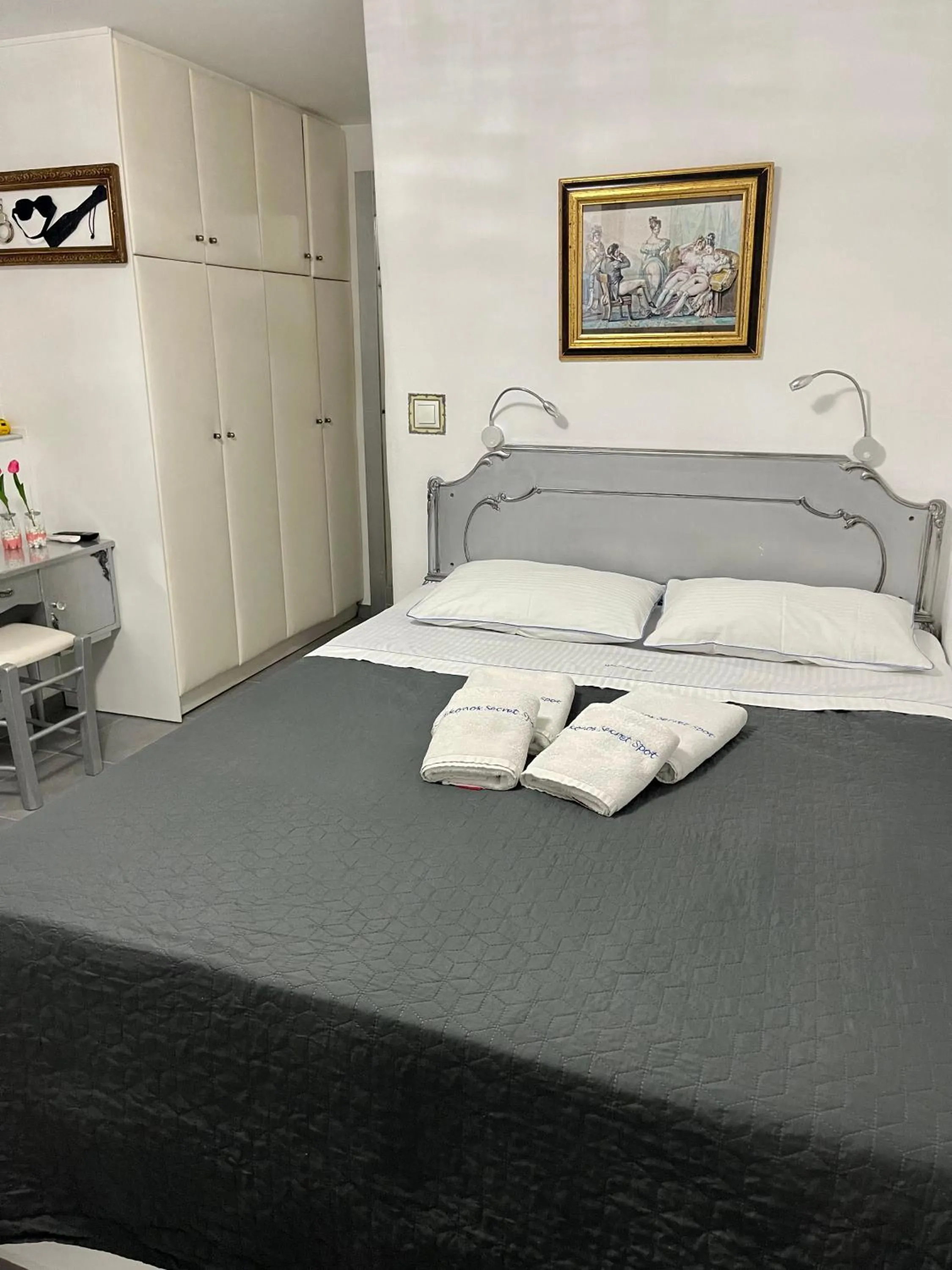 Bed in Mykonos Secret Spot