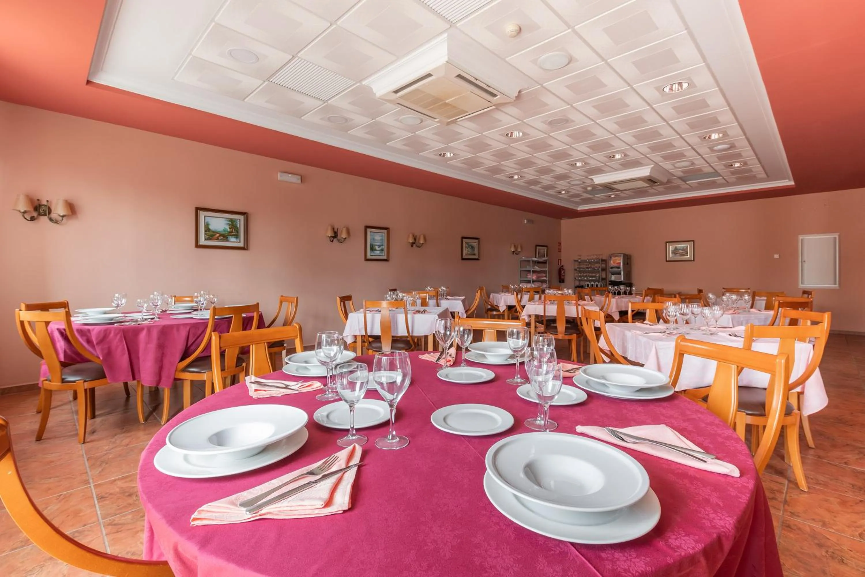 Restaurant/places to eat in Hotel Puerta de Javalambre
