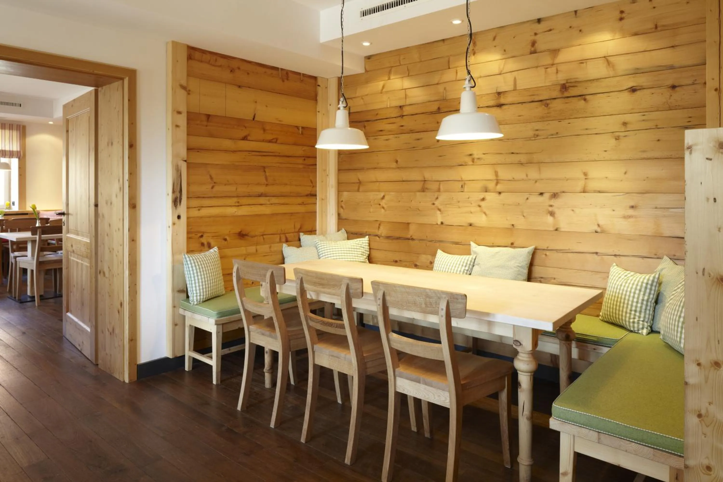 Restaurant/places to eat in Gasthof Neuwirt Unterföhring