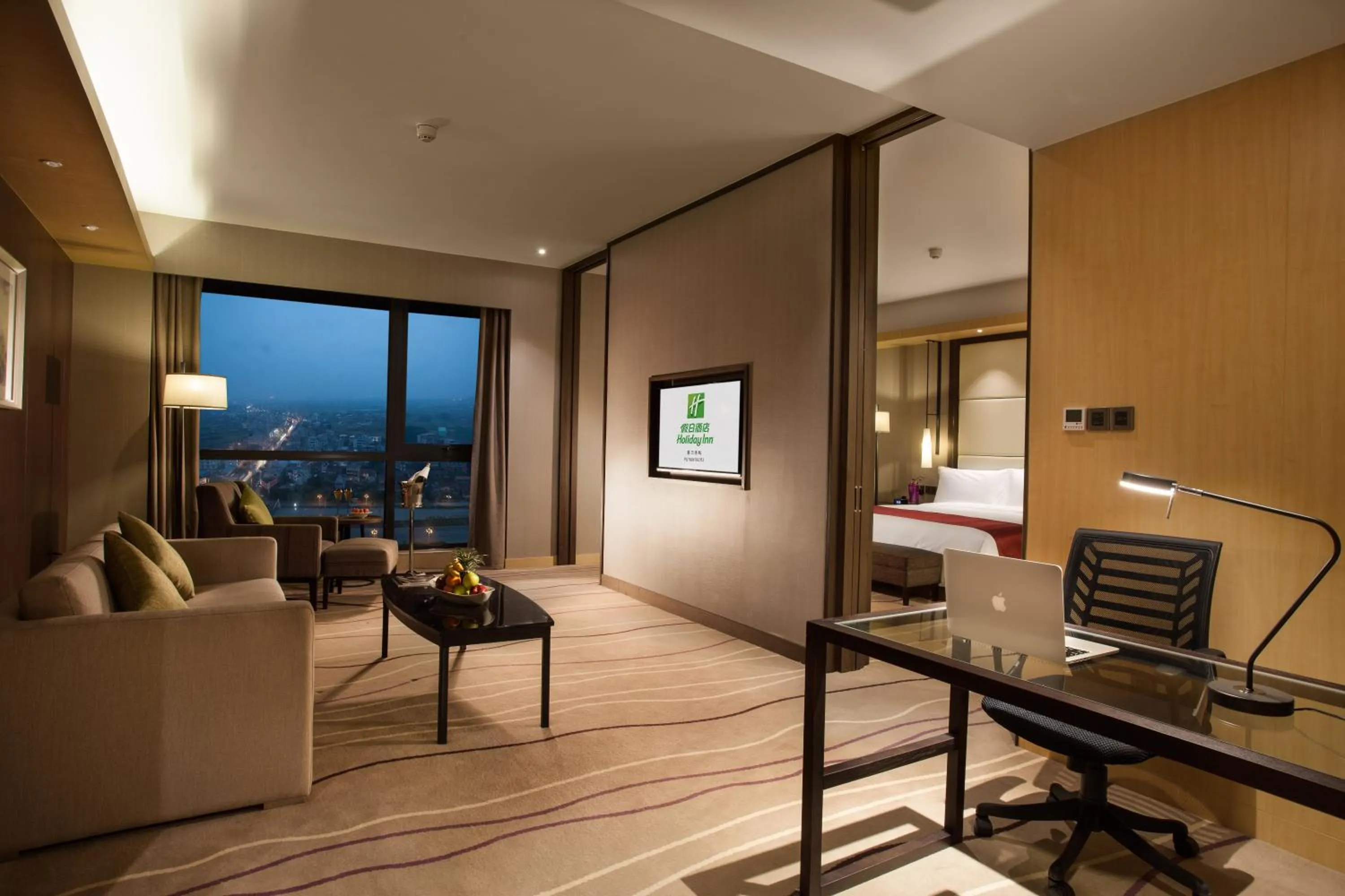 Living room in Holiday Inn Putian Xiuyu by IHG