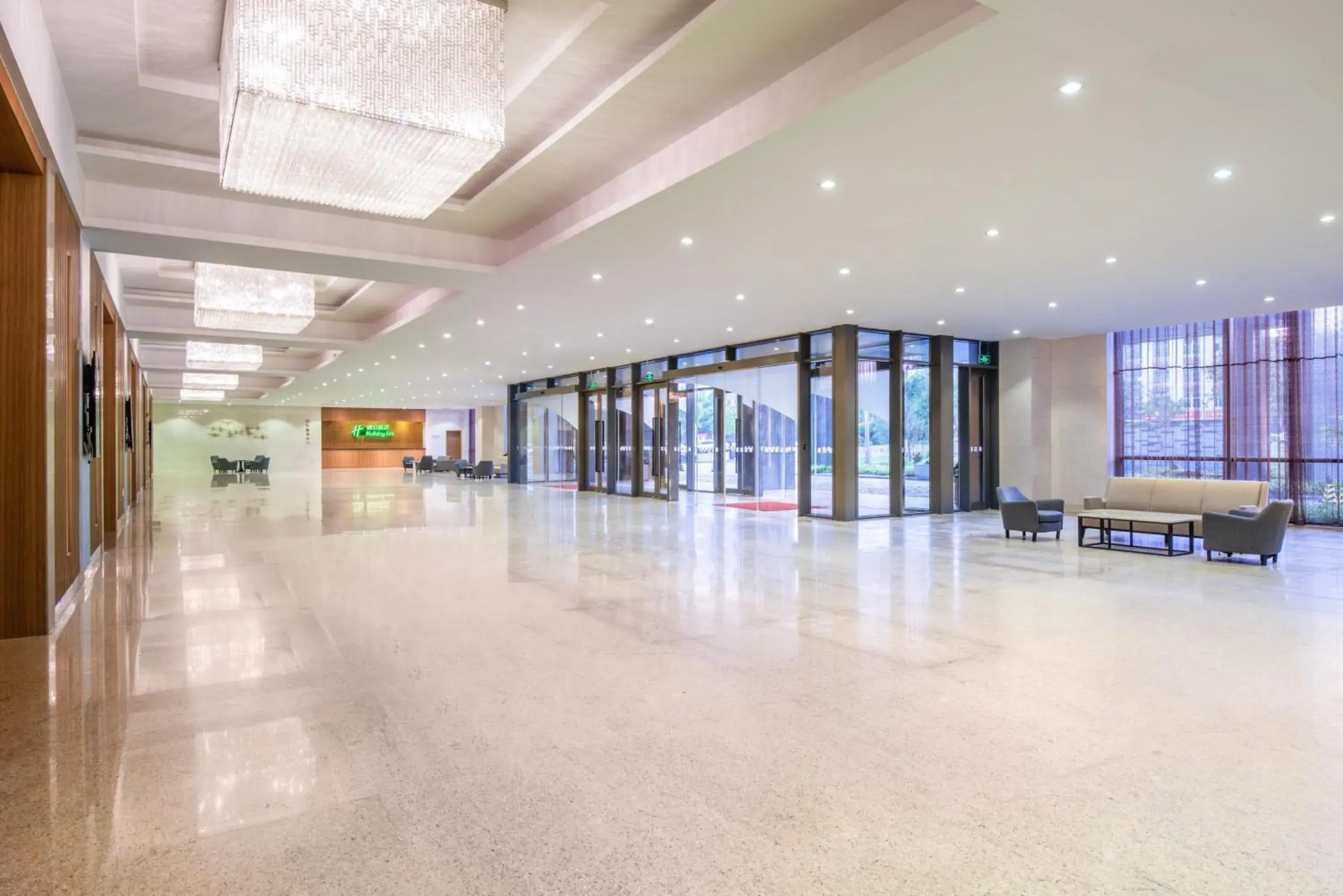 Lobby or reception in Holiday Inn Putian Xiuyu by IHG Lobby or reception in Holiday Inn Putian Xiuyu by IHG