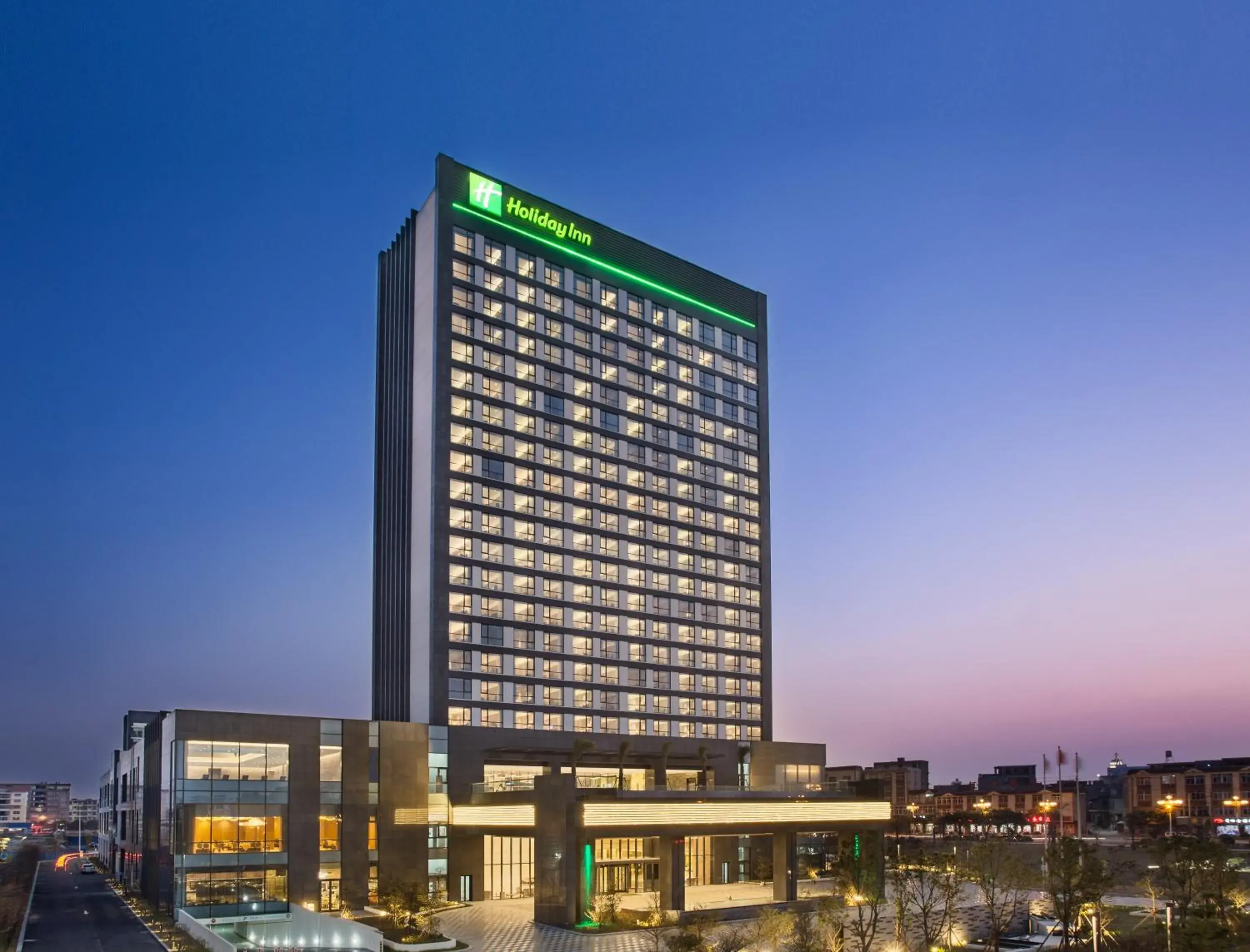Property building in Holiday Inn Putian Xiuyu by IHG Property building in Holiday Inn Putian Xiuyu by IHG