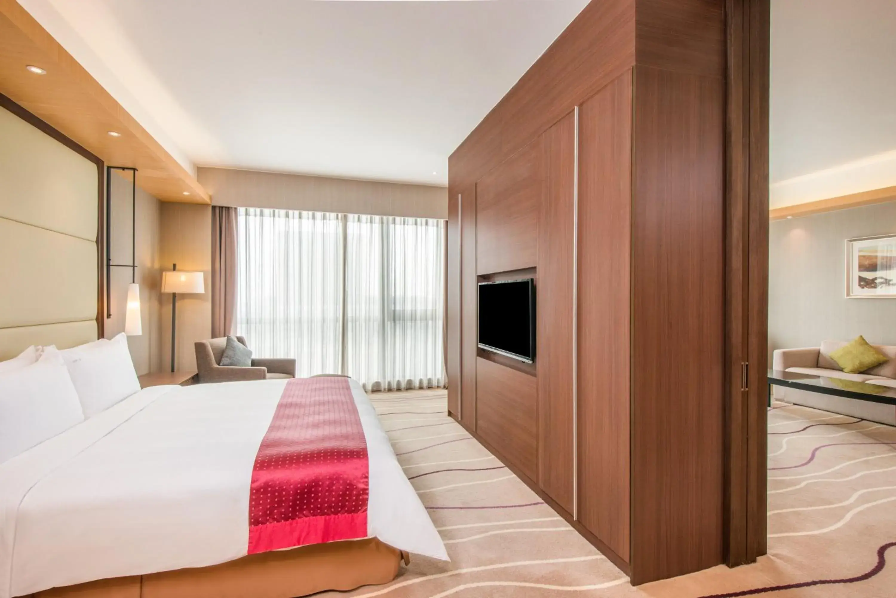 Photo of the whole room, Bed in Holiday Inn Putian Xiuyu by IHG Photo of the whole room, Bed in Holiday Inn Putian Xiuyu by IHG
