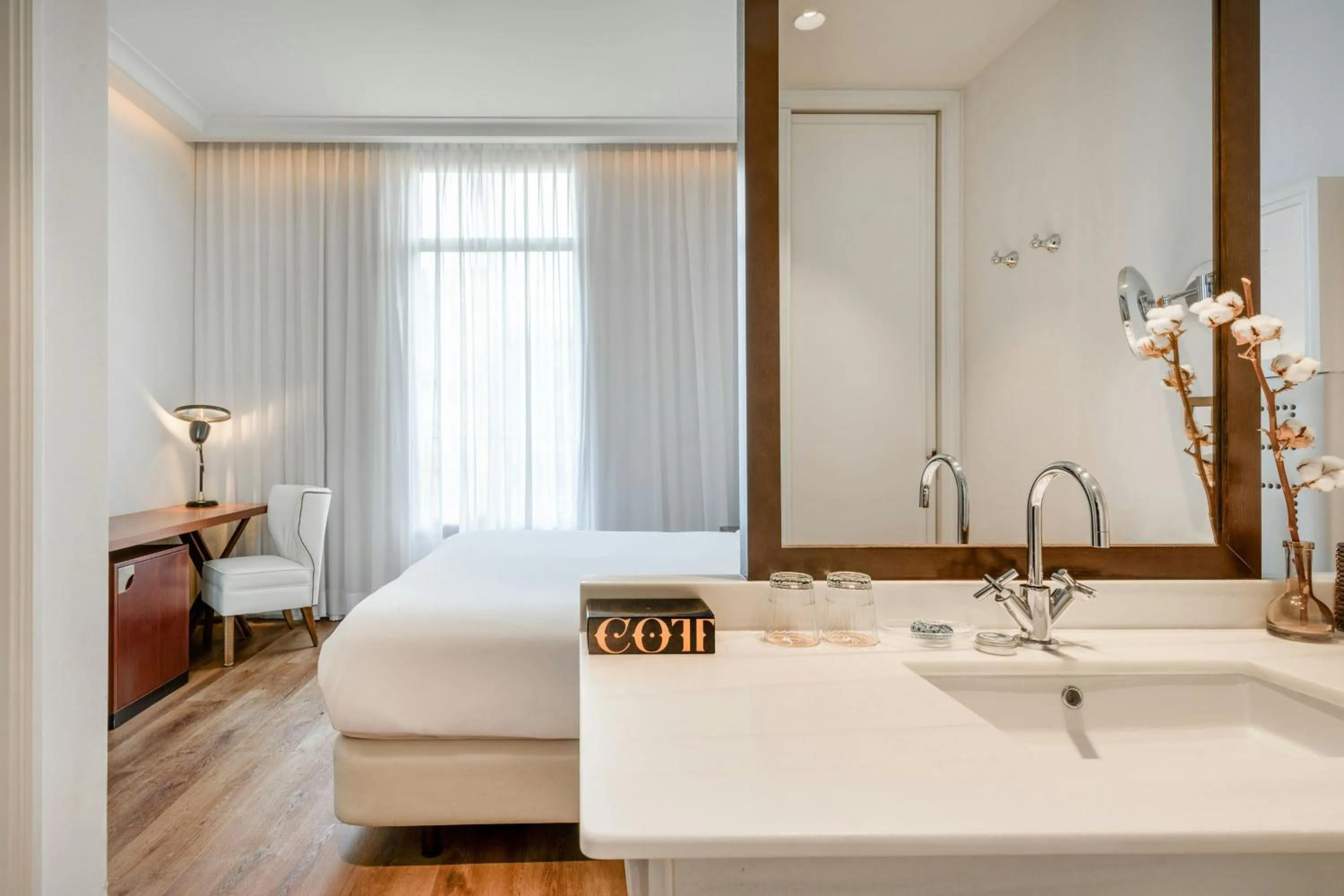 Bathroom, Bed in Cotton House Hotel, Autograph Collection