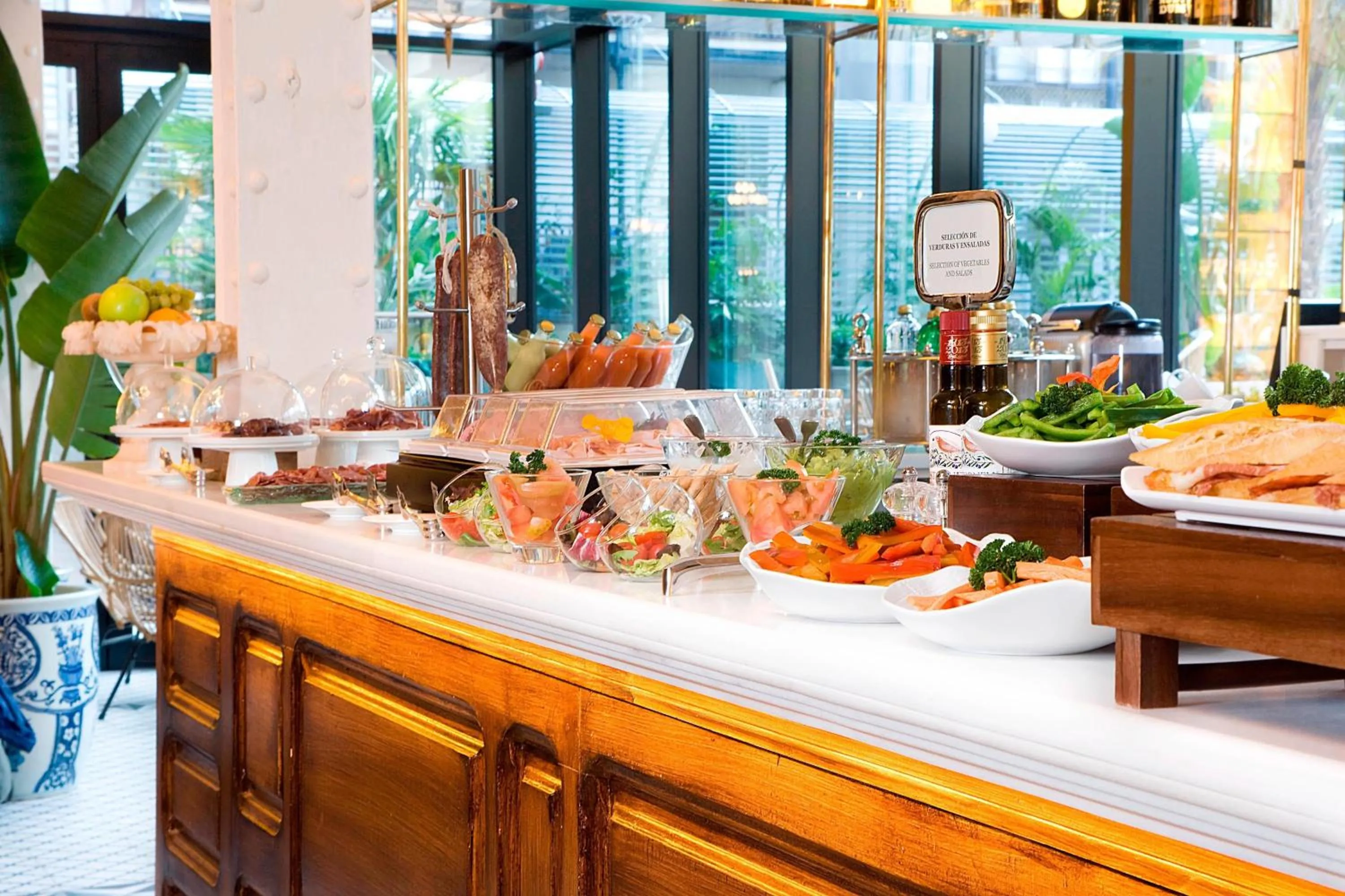 Breakfast in Cotton House Hotel, Autograph Collection