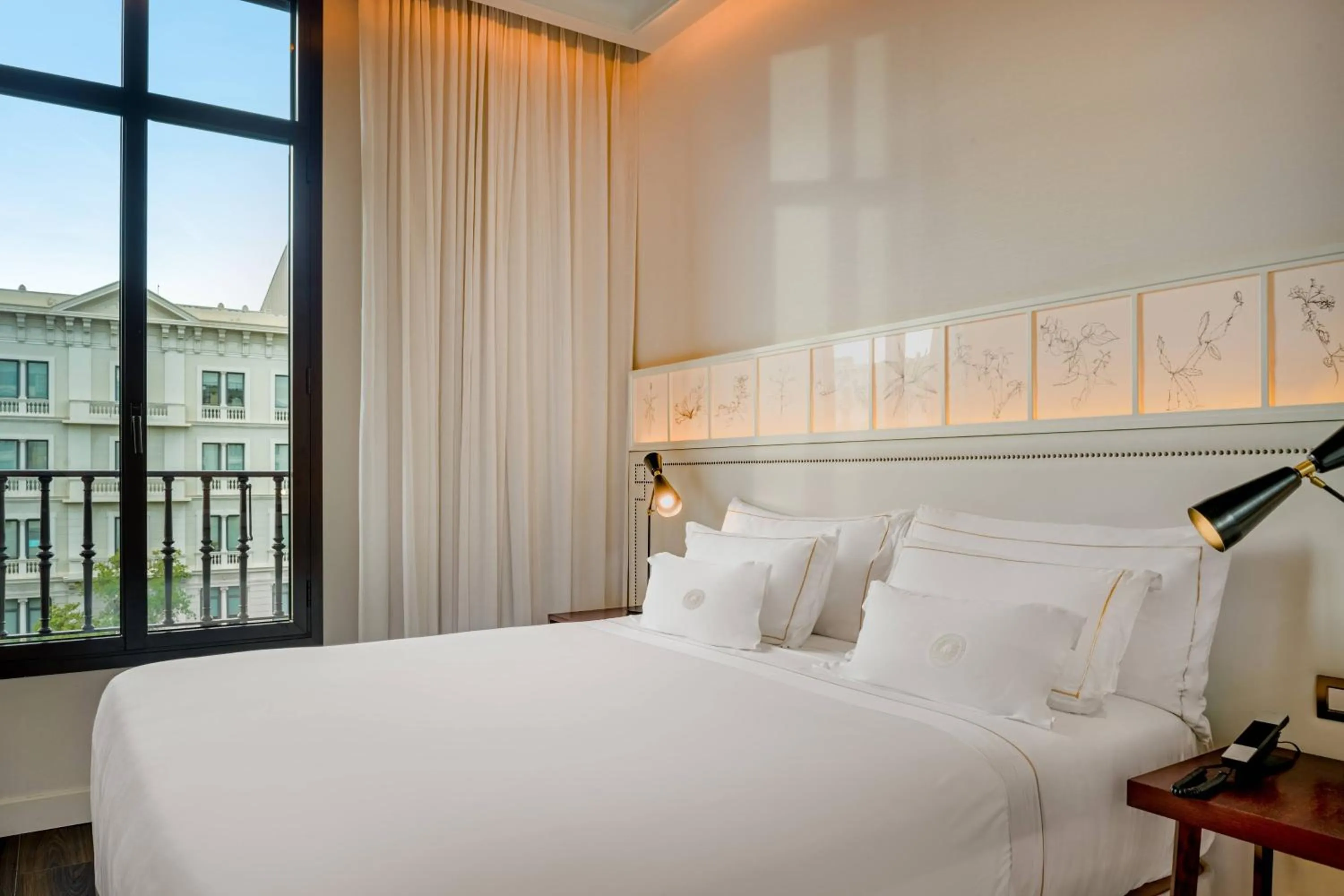 Photo of the whole room, Bed in Cotton House Hotel, Autograph Collection