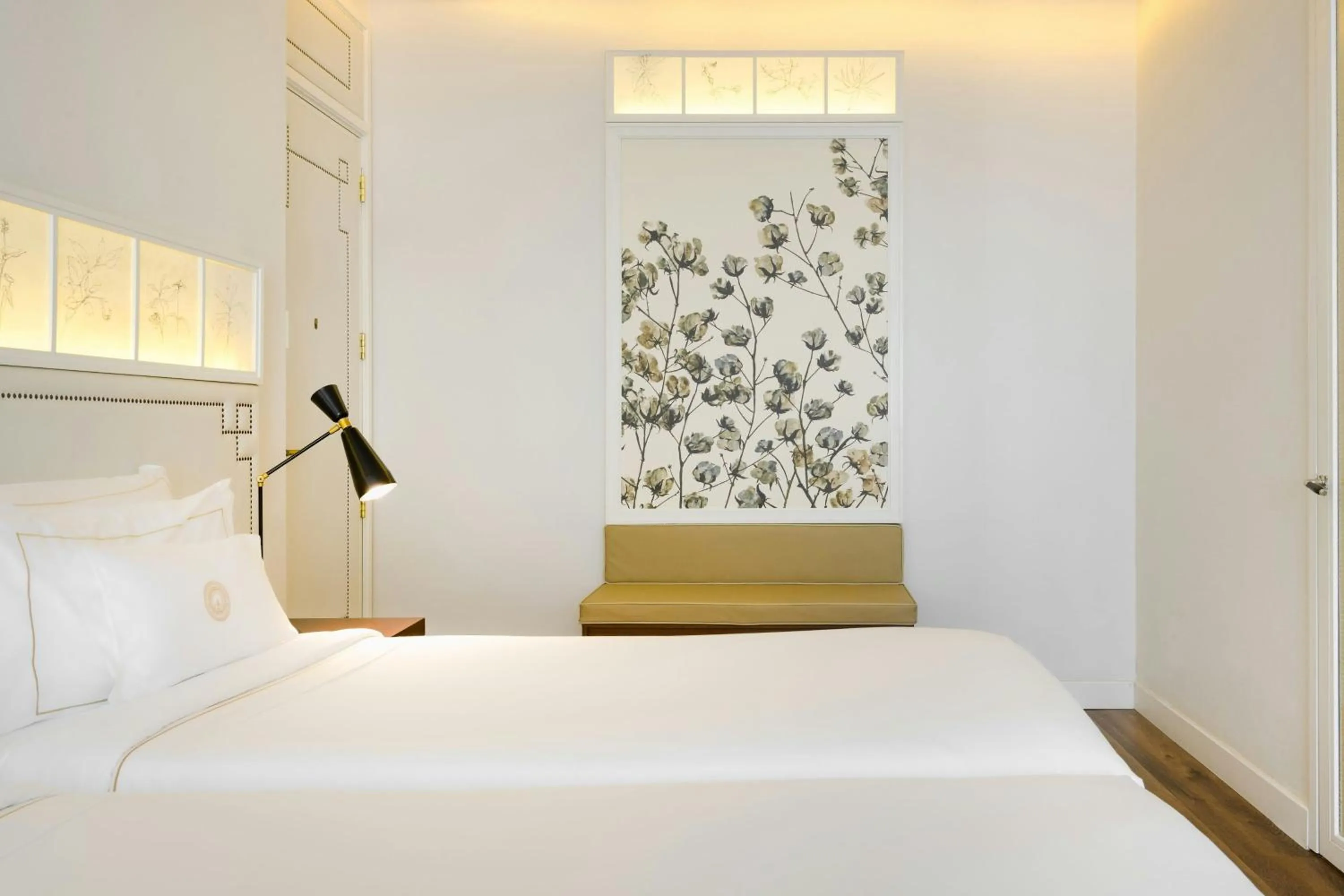 Photo of the whole room, Bed in Cotton House Hotel, Autograph Collection