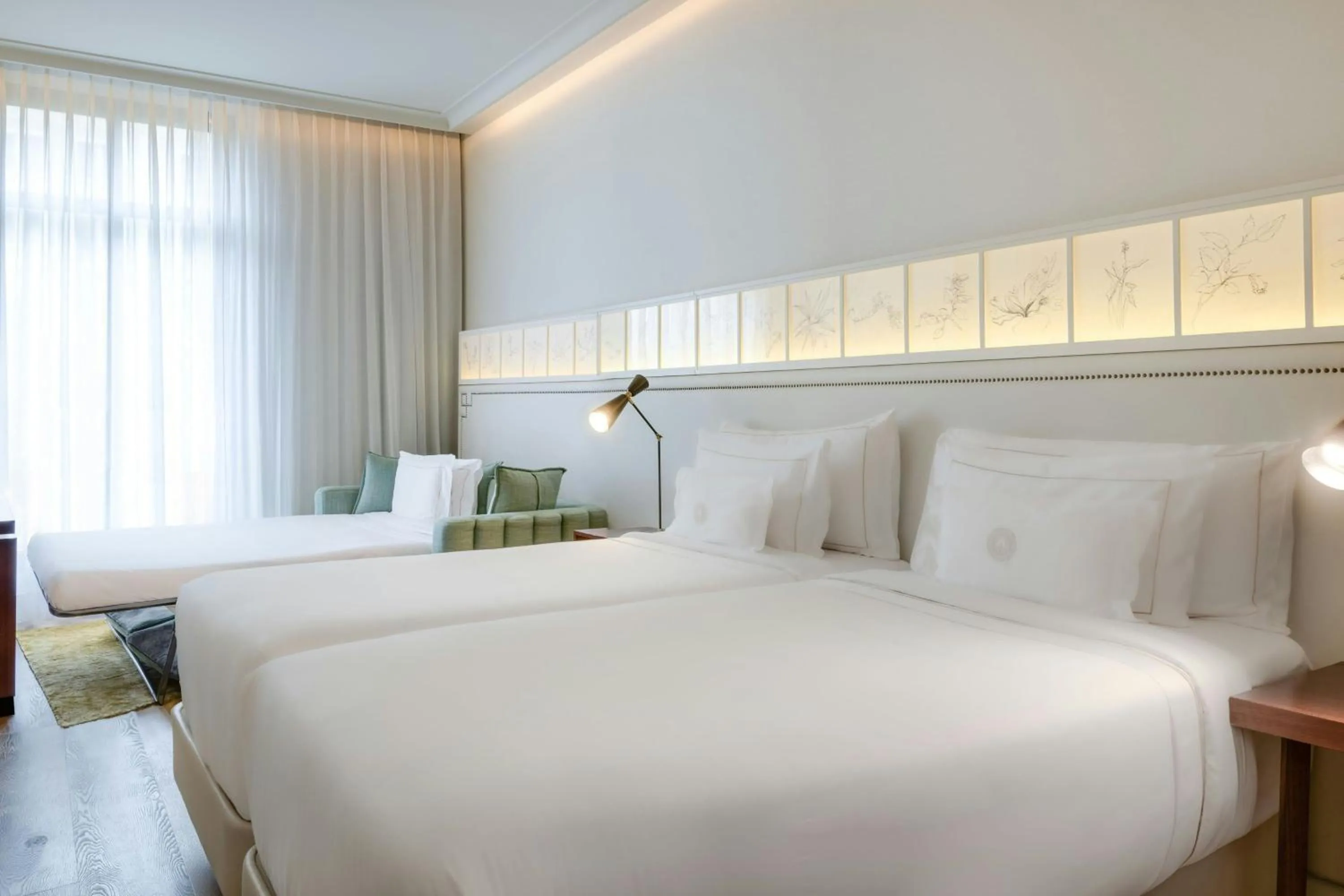 Photo of the whole room, Bed in Cotton House Hotel, Autograph Collection