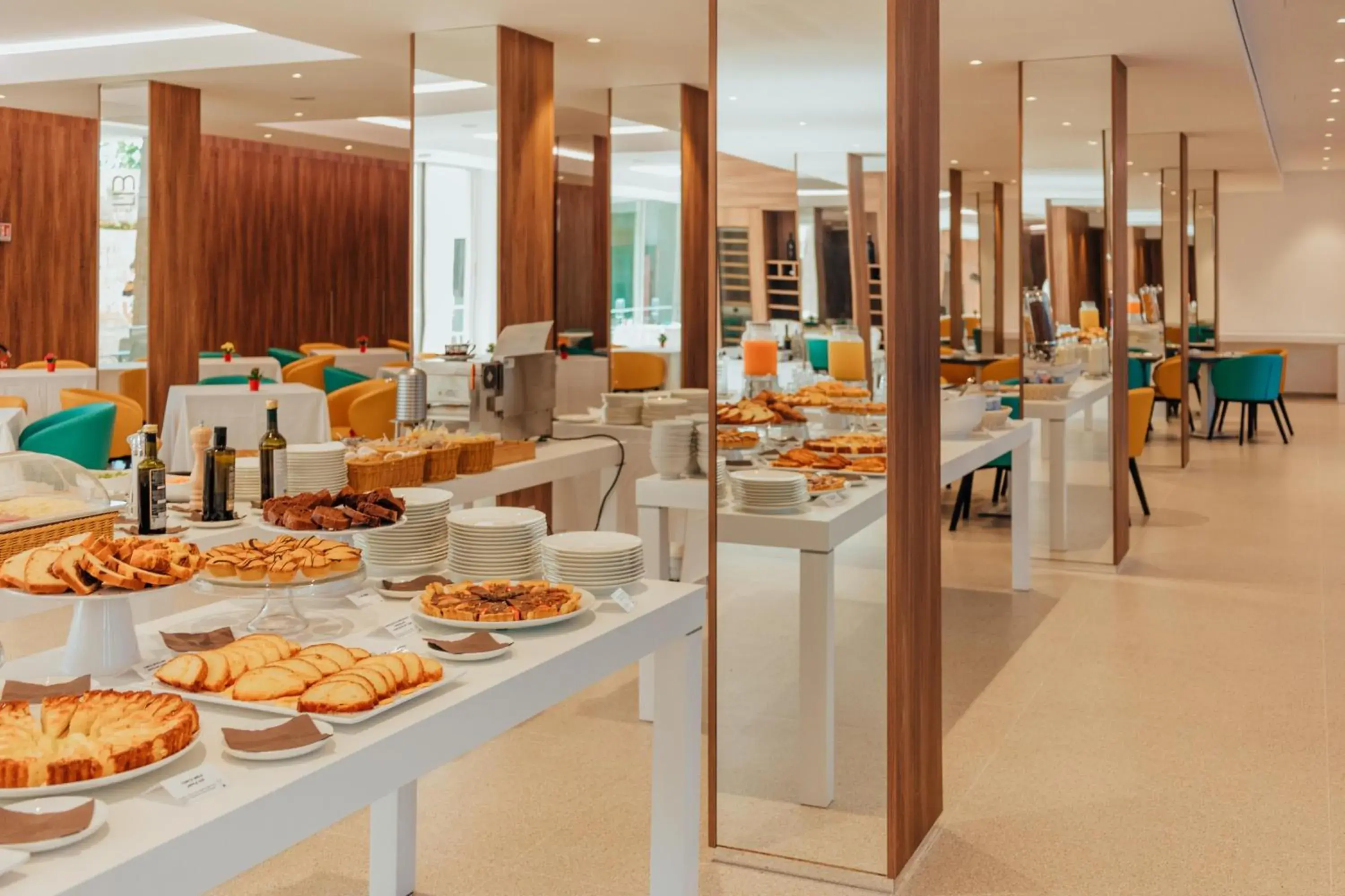 Restaurant/places to eat in Marelive - CDSHotels Restaurant/places to eat in Marelive - CDSHotels