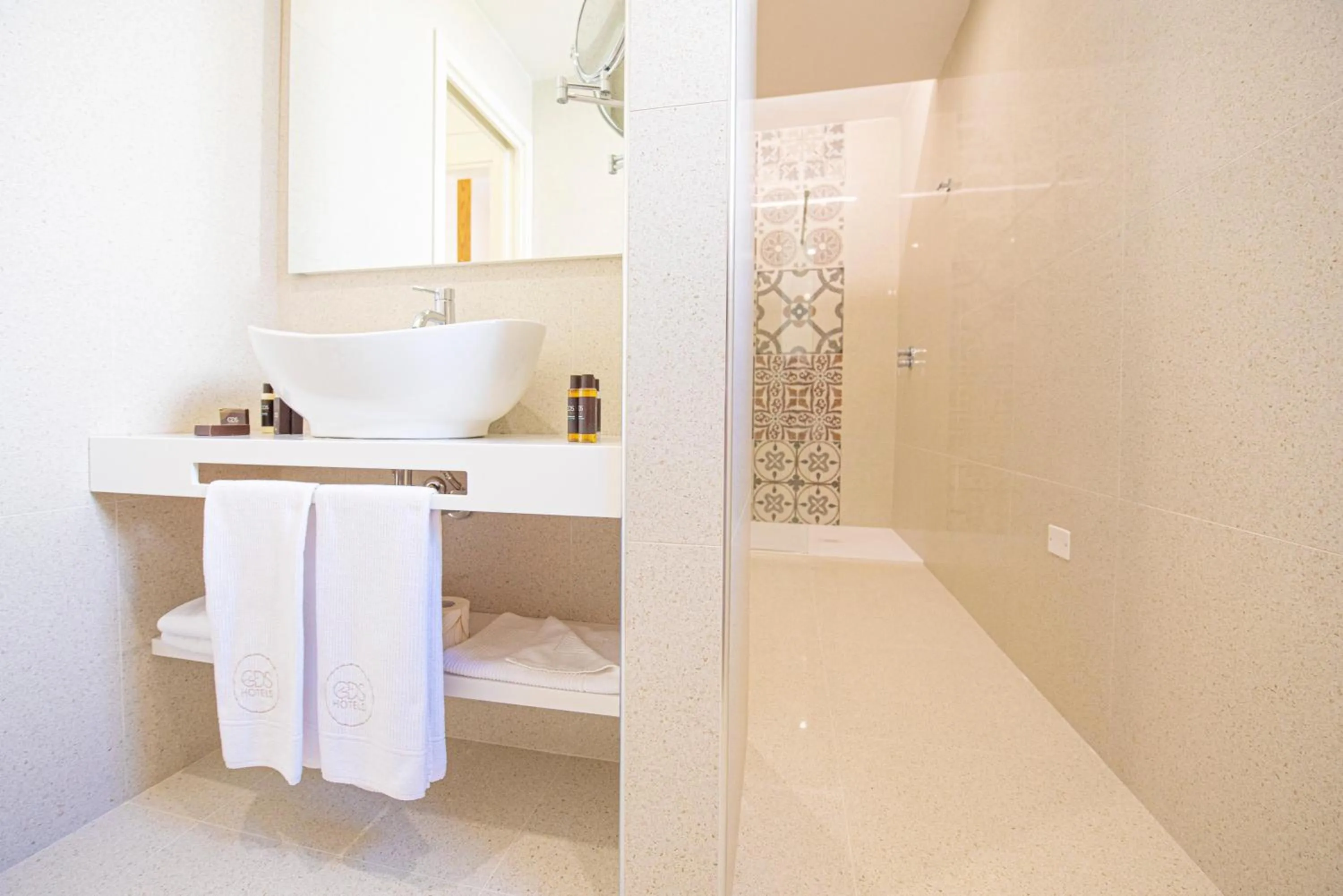 Shower in Marelive - CDSHotels