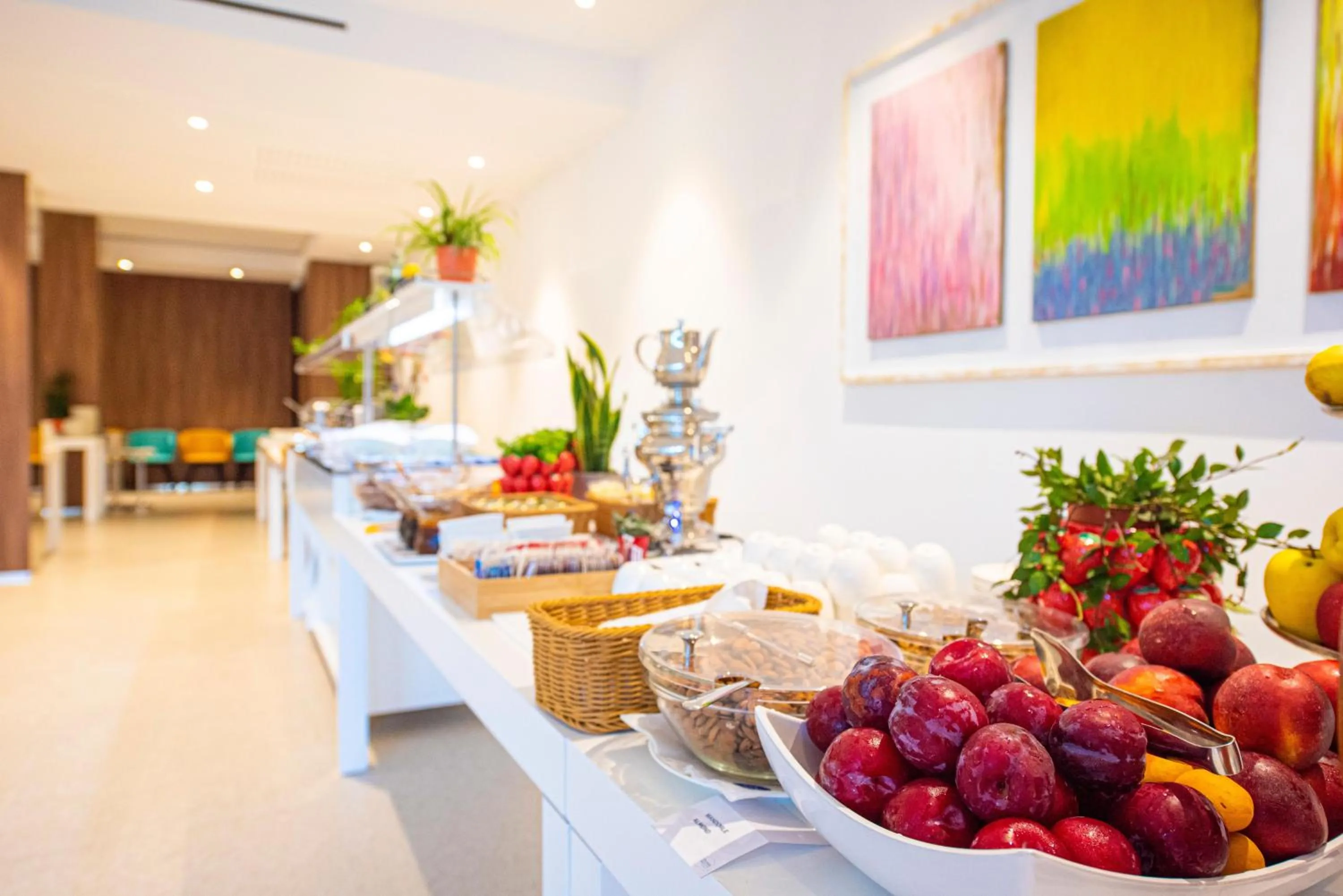 Restaurant/places to eat in Marelive - CDSHotels