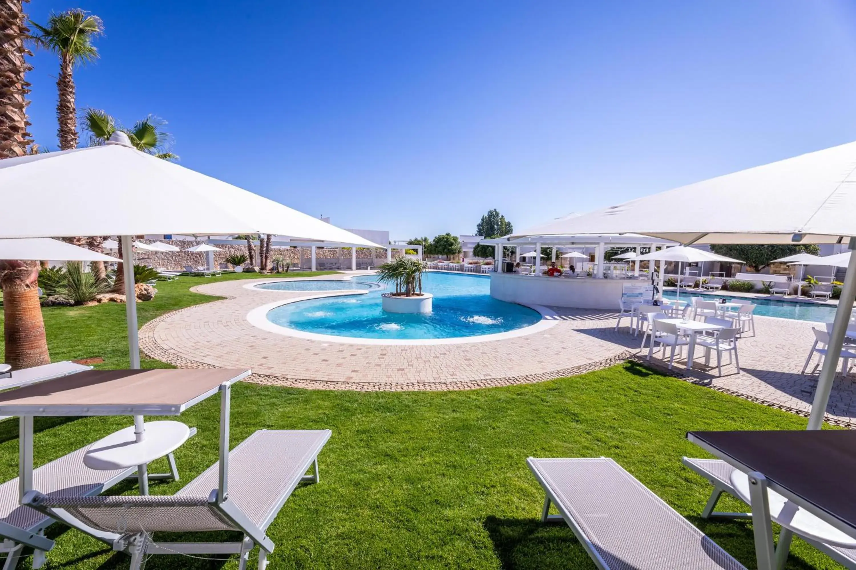 Swimming pool in Marelive - CDSHotels Swimming pool in Marelive - CDSHotels