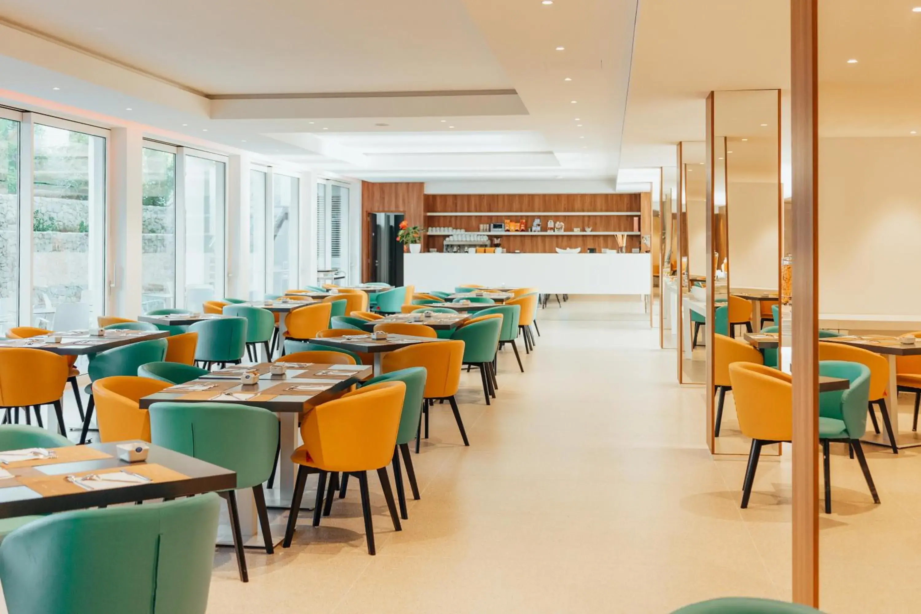 Restaurant/places to eat in Marelive - CDSHotels Restaurant/places to eat in Marelive - CDSHotels