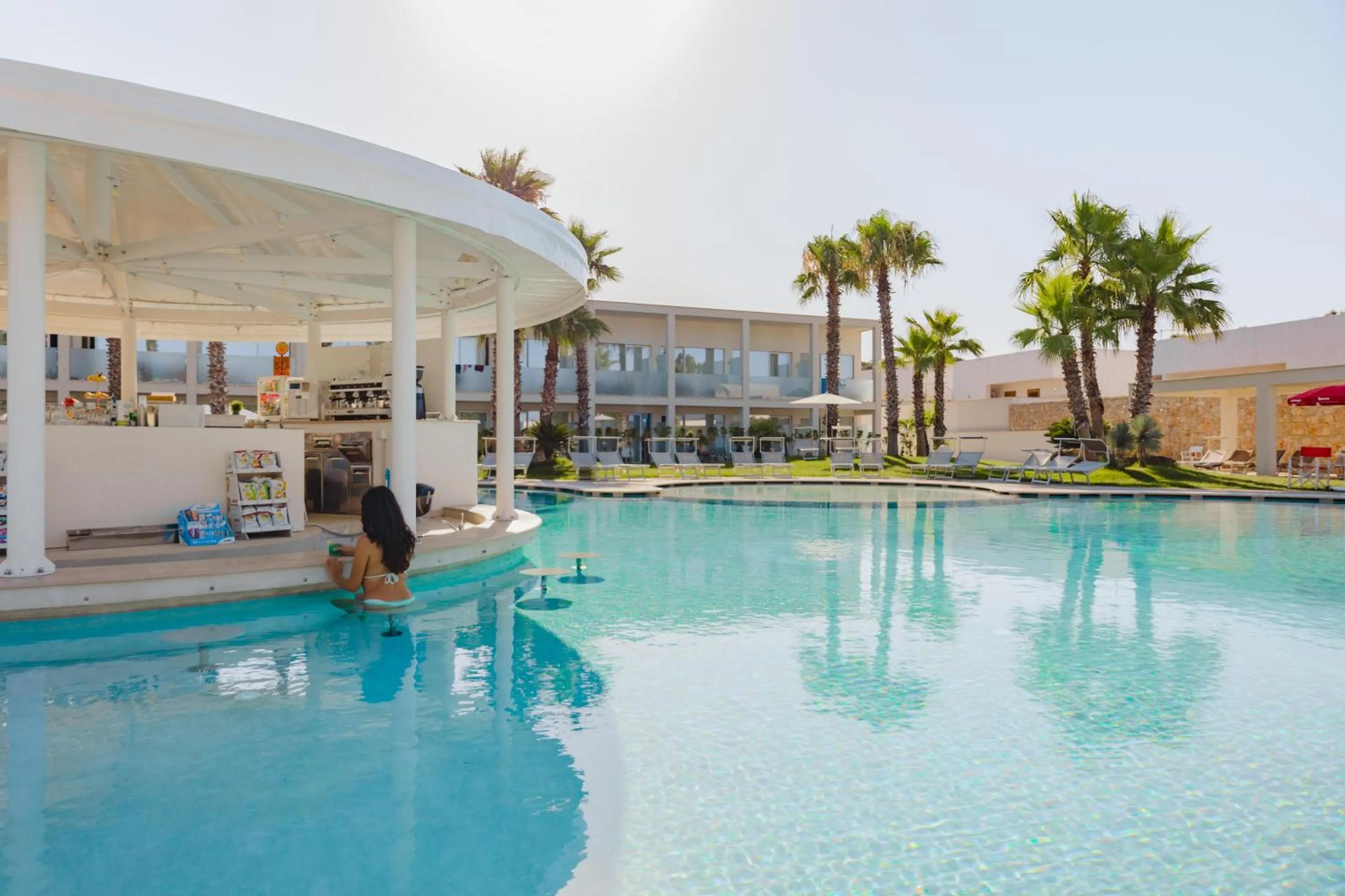 Swimming pool in Marelive - CDSHotels