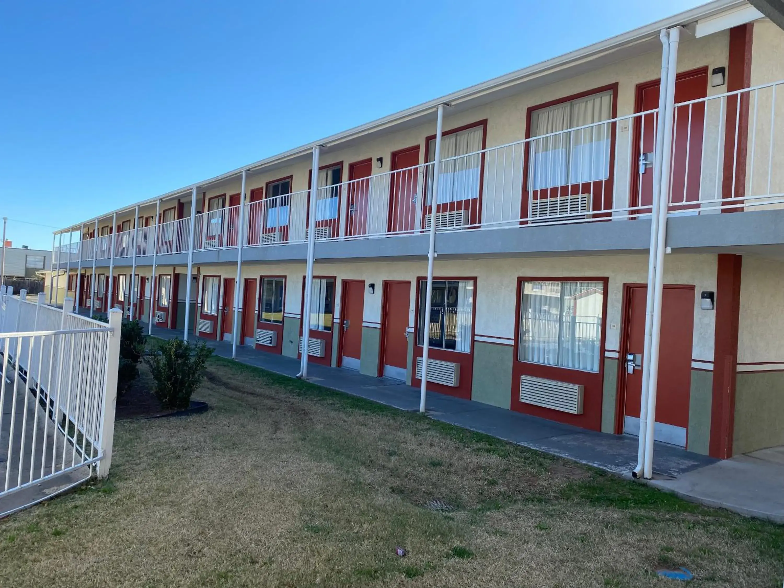 Property building in Cambridge Inn Property building in Cambridge Inn