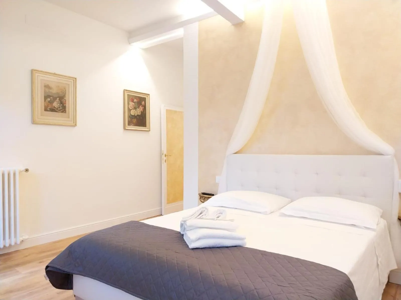 Double Room with Private External Bathroom - single occupancy in Romito 38