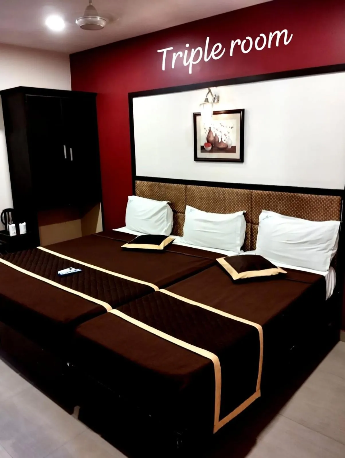 Bed in Sri ArulMuthu Residency