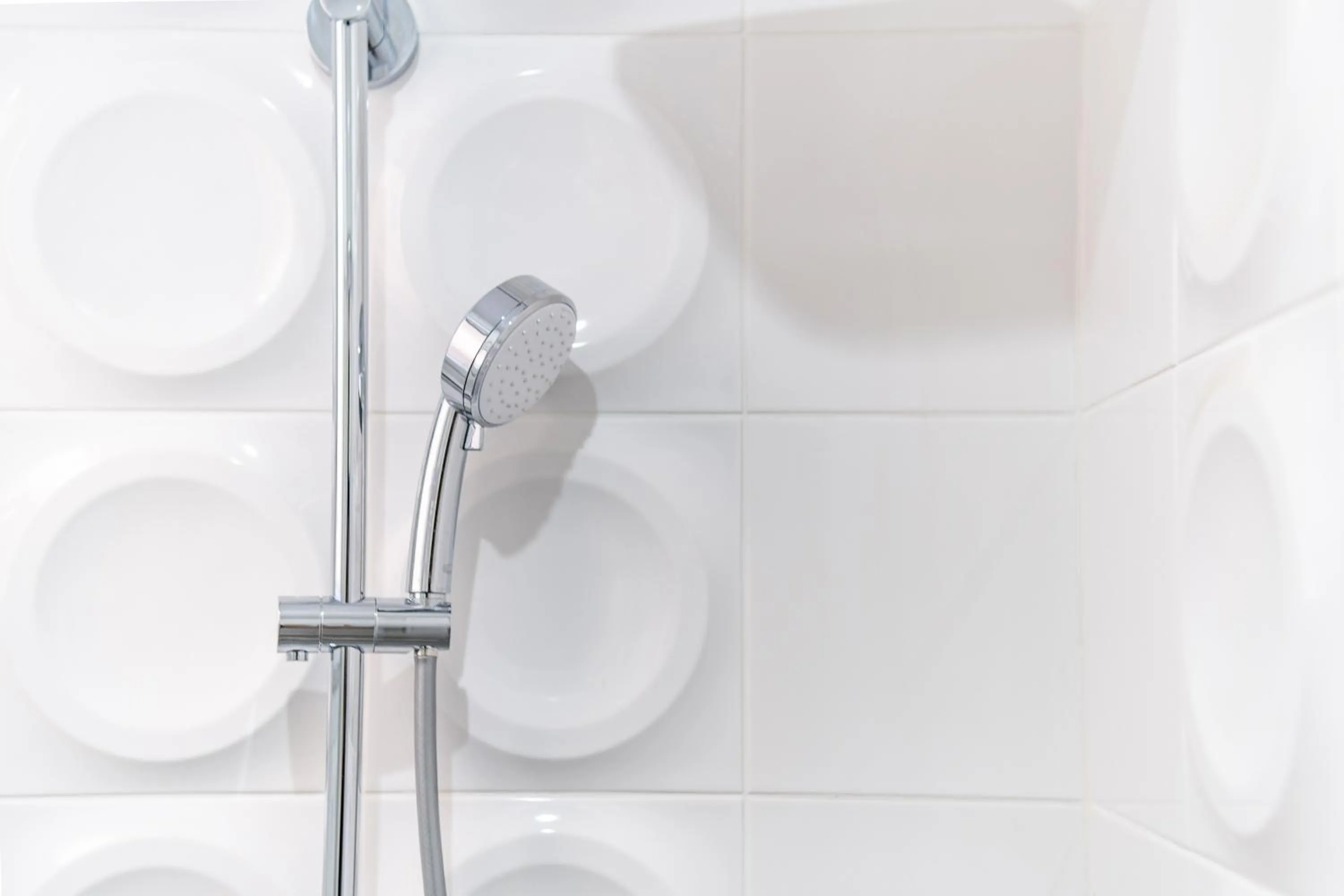 Shower in FRATERNiTY-HOTEL