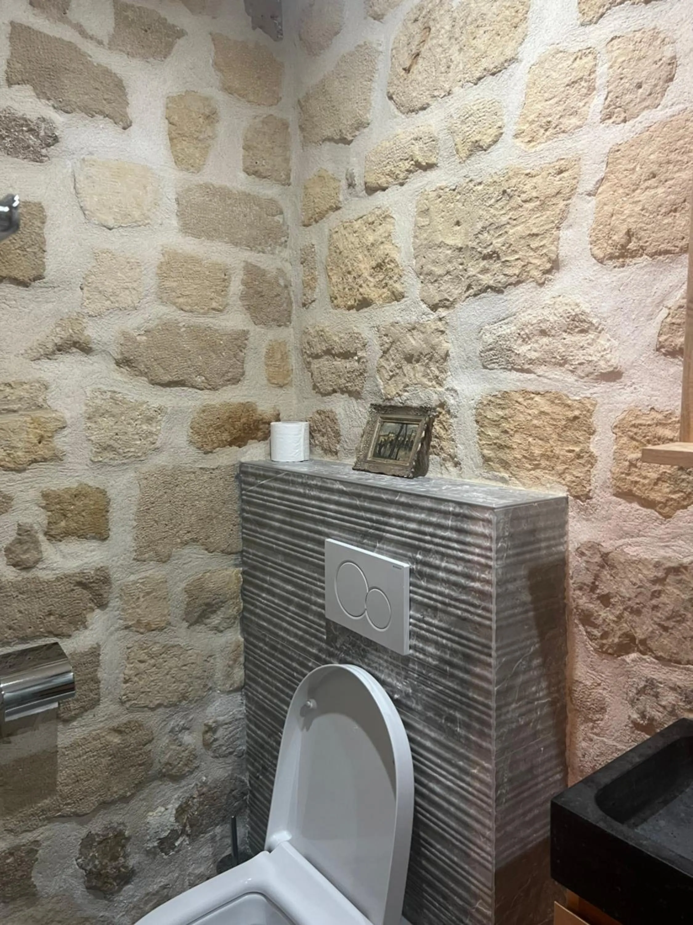 Bathroom in FRATERNiTY-HOTEL