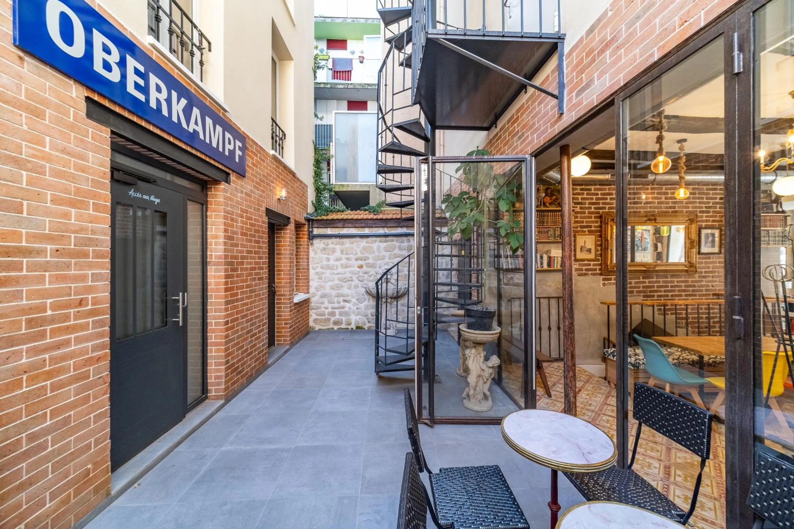 Patio in FRATERNiTY-HOTEL