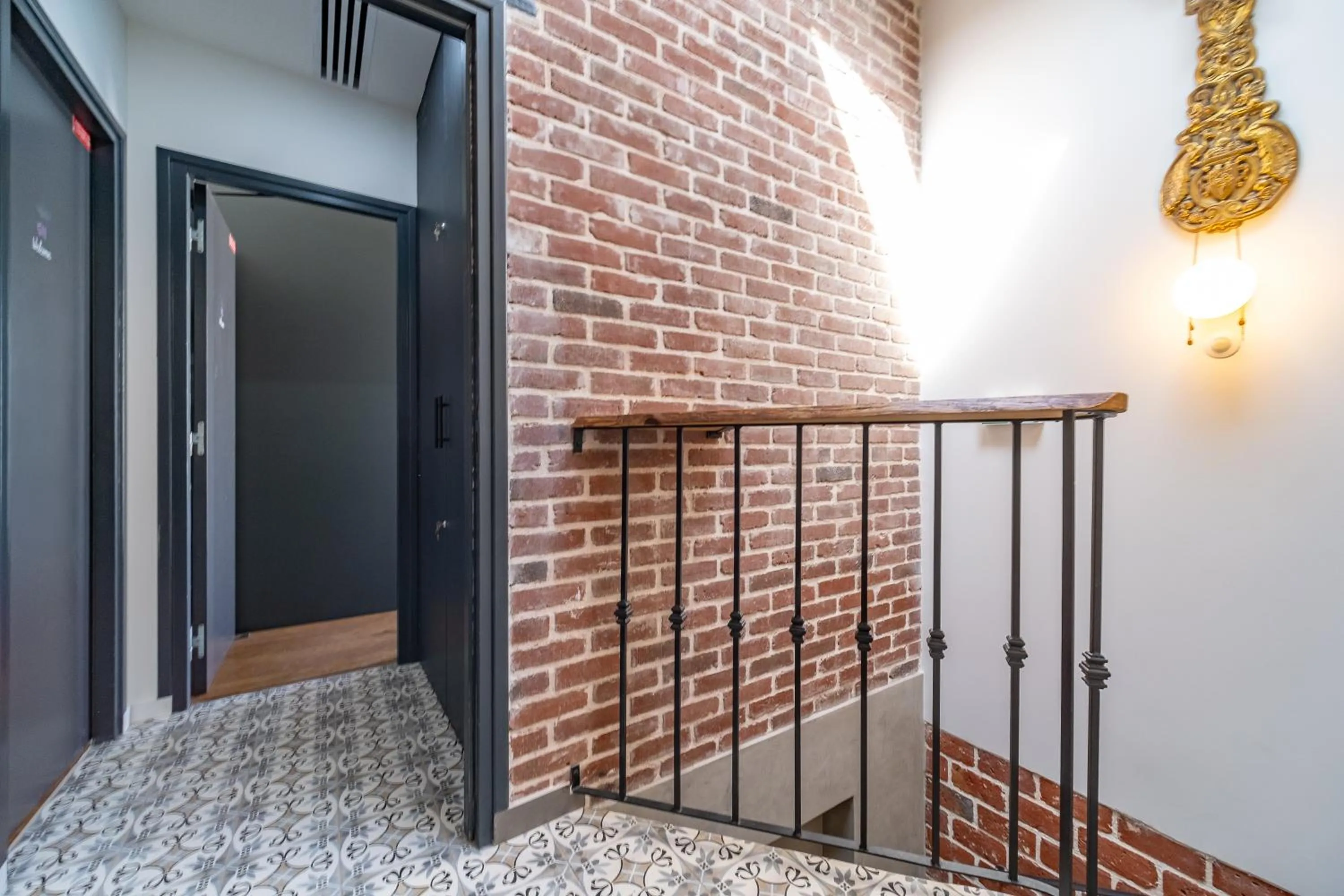 Property building in FRATERNiTY-HOTEL